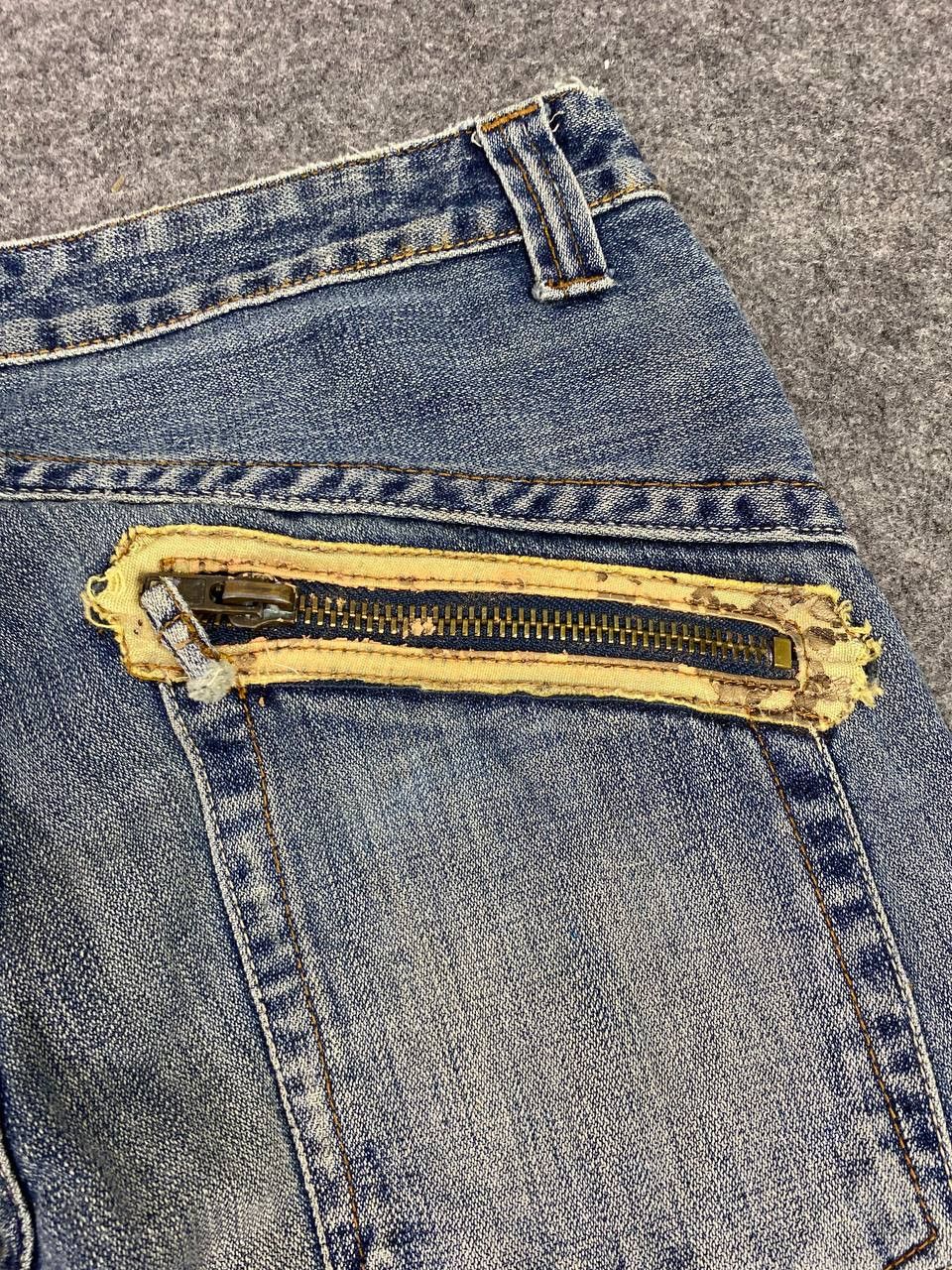 Japanese Brand realmind japanese brand bootcut denim distressed design Size US 34 / EU 50 - 5 Thumbnail
