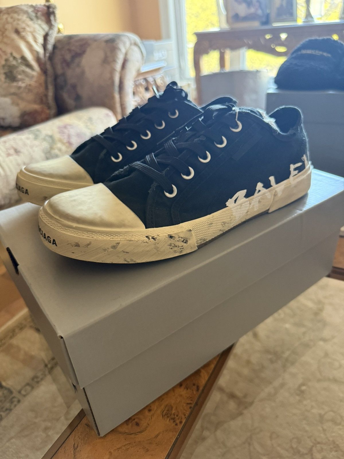 Balenciaga Balenciaga Paris Graffiti Low Top Sneaker Size US 9 / EU 42 - 1 Thumbnail