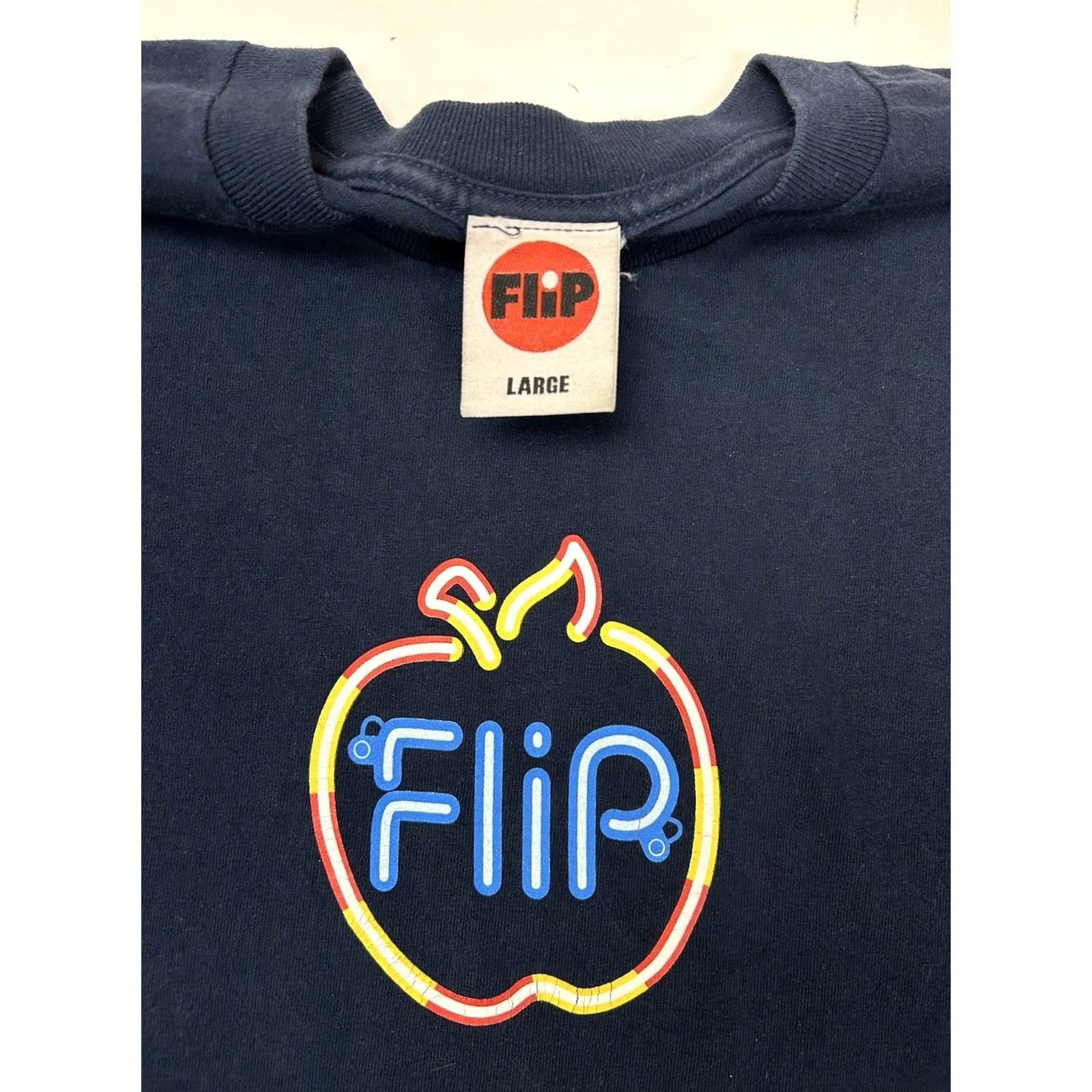 Blind Skateboards VINTAGE Flip Skateboards Mark Appleyard Neon Apple Graphic Skate Tee L Blue 90s Mens Size US L / EU 52-54 / 3 - 2 Thumbnail