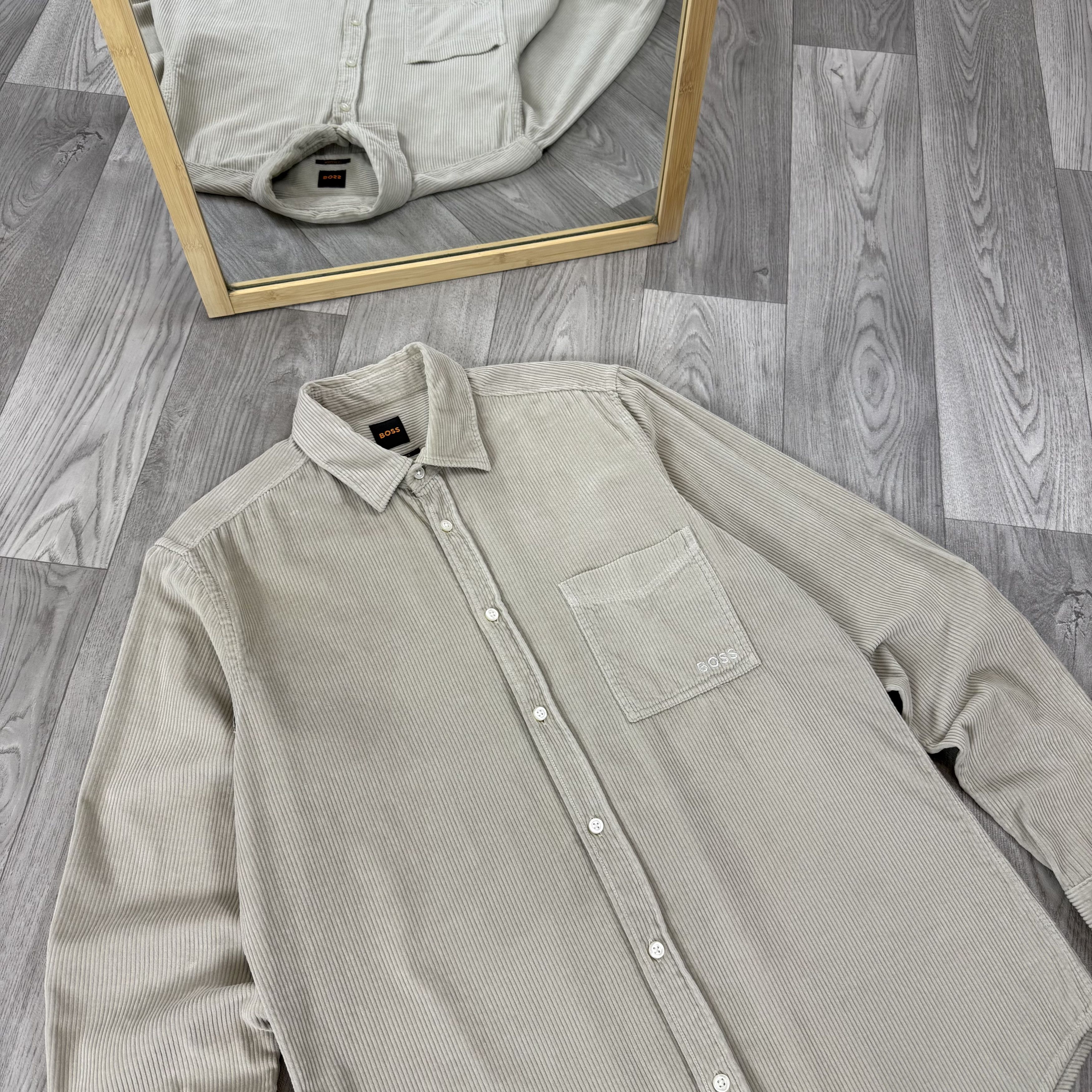 Hugo Boss BOSS Hugo Boss Beige Corduroy Button Up Overshirt Shirt Size US M / EU 48-50 / 2 - 6 Thumbnail