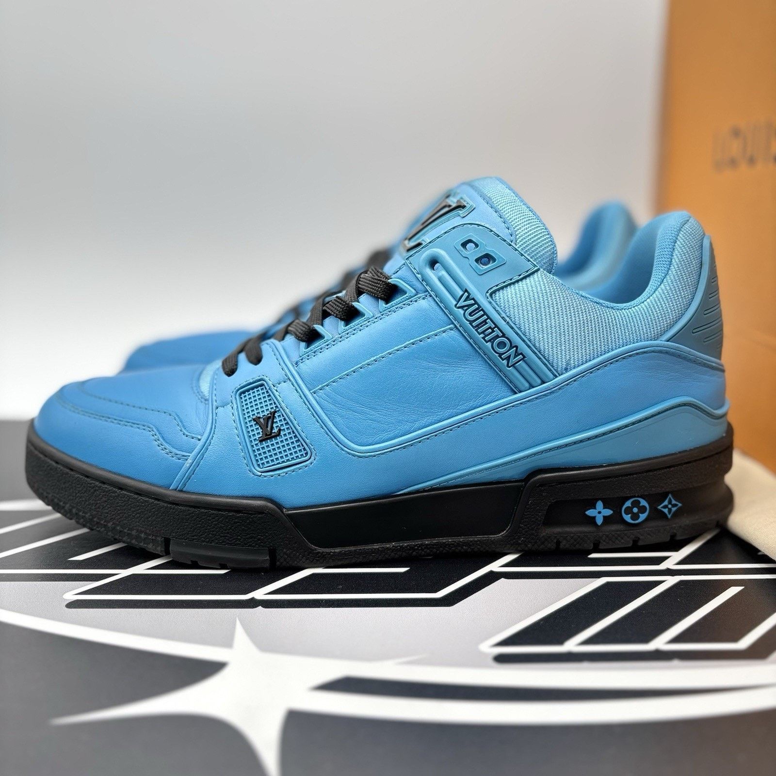 Louis Vuitton (8-8.5 US) Louis Vuitton Trainer ' Blue Black ' | GOOD COND! Size US 8.5 / EU 41-42 - 1 Thumbnail