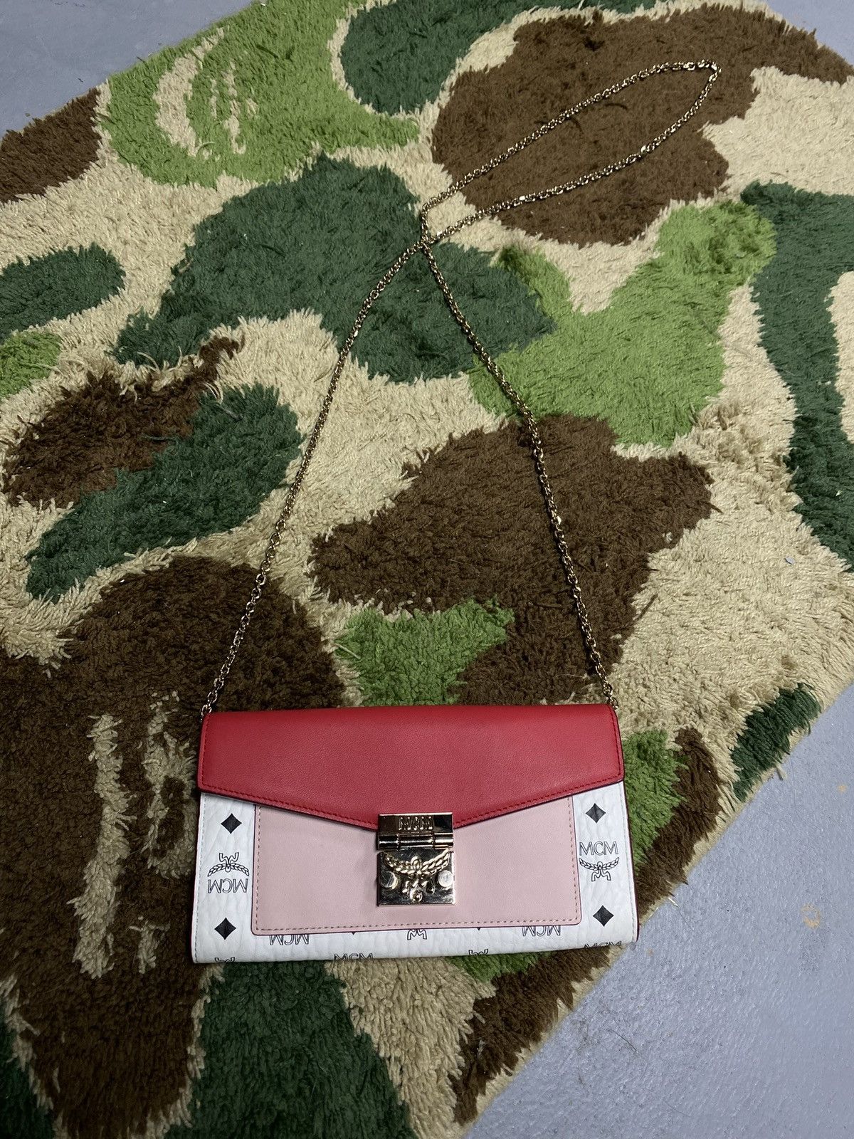 MCM Mcm White Chain Shoulder Bag Leather Crossbody Wallet Bag Size ONE SIZE - 14 Thumbnail