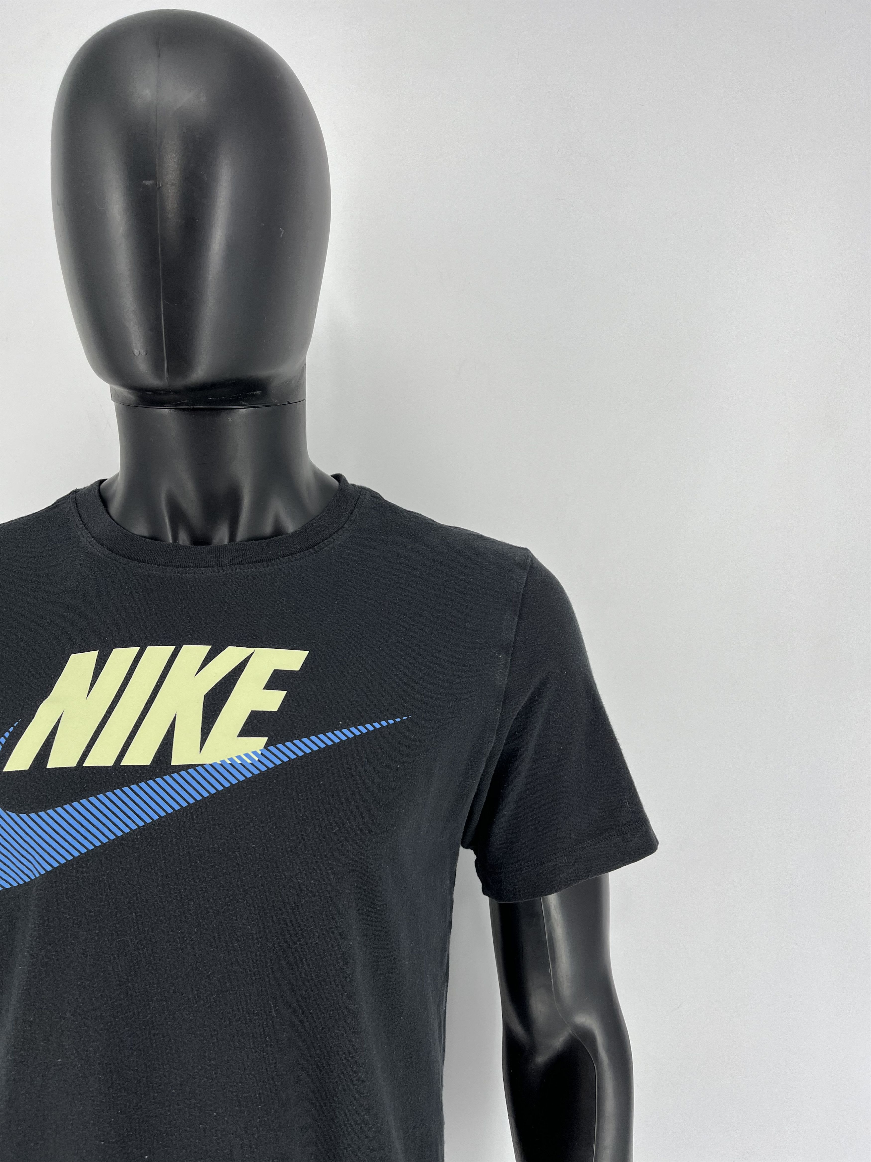 Nike × Vintage Vintage Y2K Nike Center Swoosh Logo T-Shirt Size US S / EU 44-46 / 1 - 7 Thumbnail