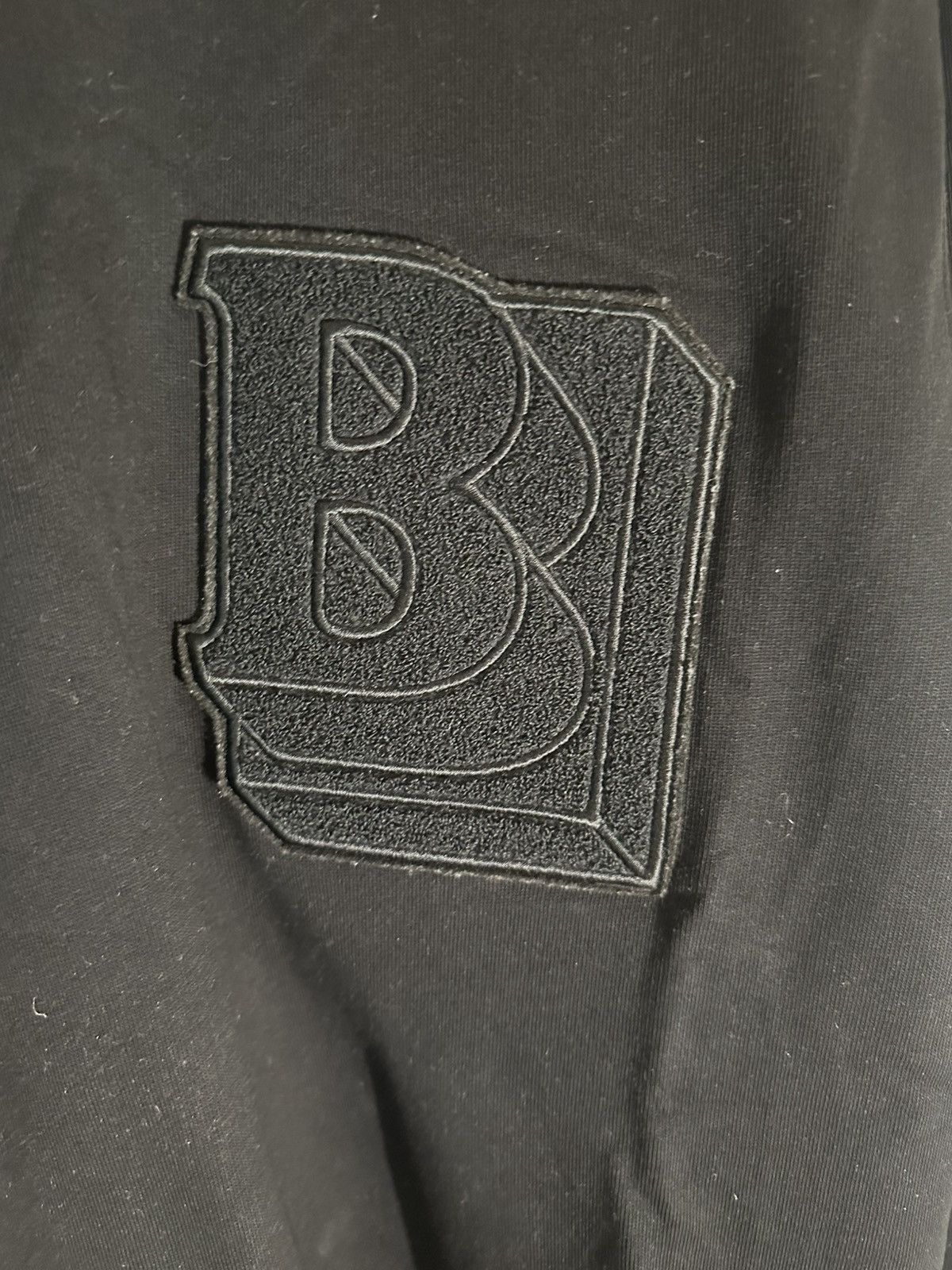 Burberry Burberry “B” Chenille & Star Patch Sweatshirt Black M Size US M / EU 48-50 / 2 - 2 Thumbnail