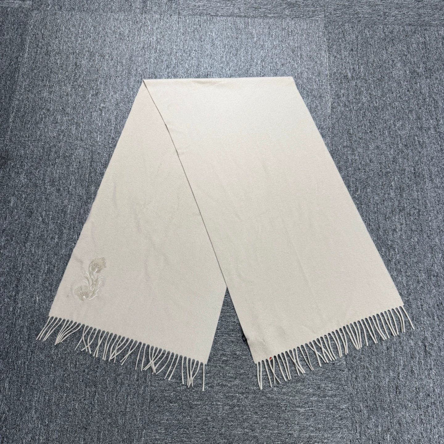 Loro Piana Loro Piana Twisted Embroidered Cashmere Scarf 175x43cm Size ONE SIZE - 6 Thumbnail