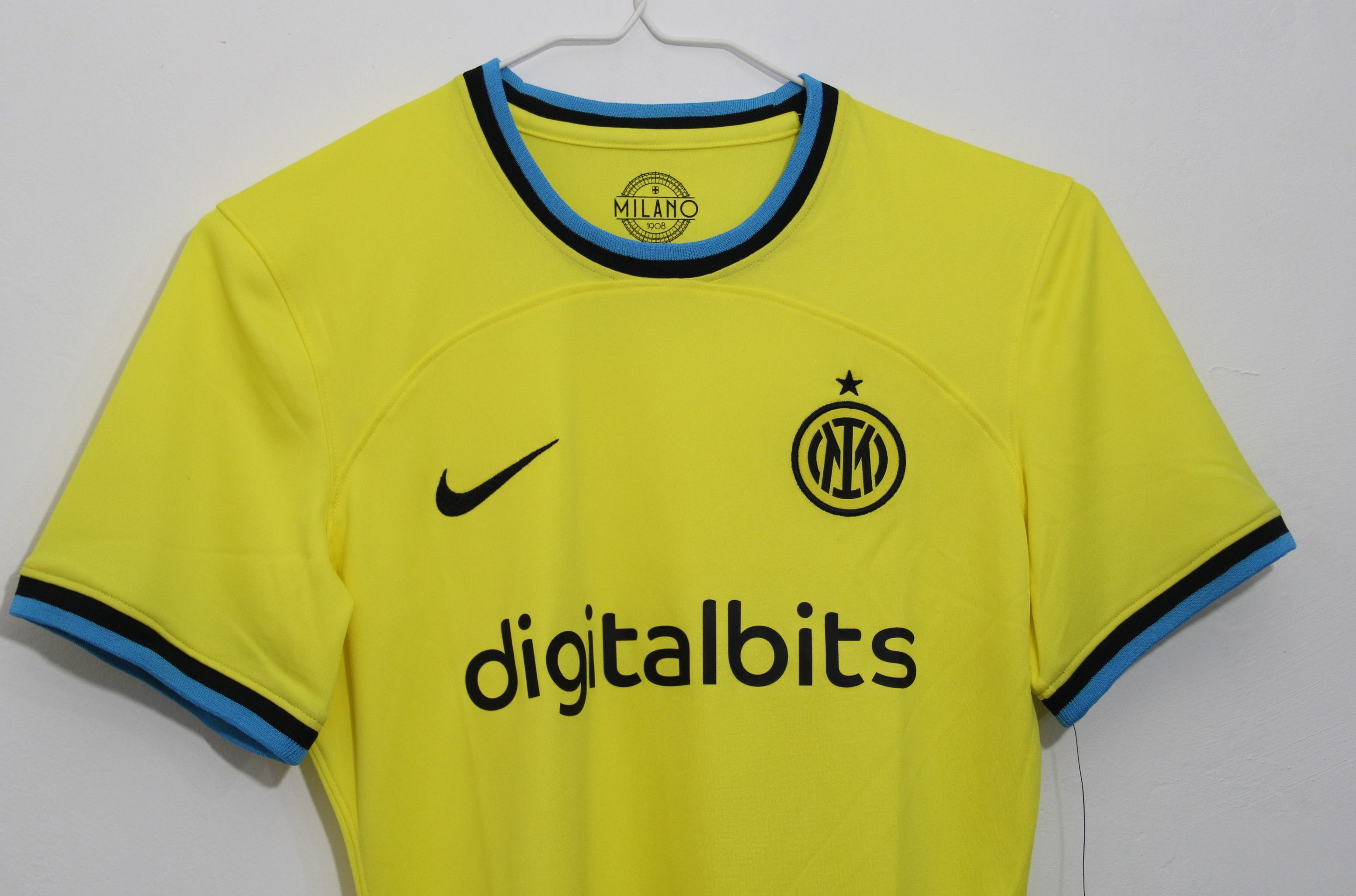 Nike Inter Milan Women's Jersey 2022/23 dn2731-714 size S Size S / US 4 / IT 40 - 2 Thumbnail
