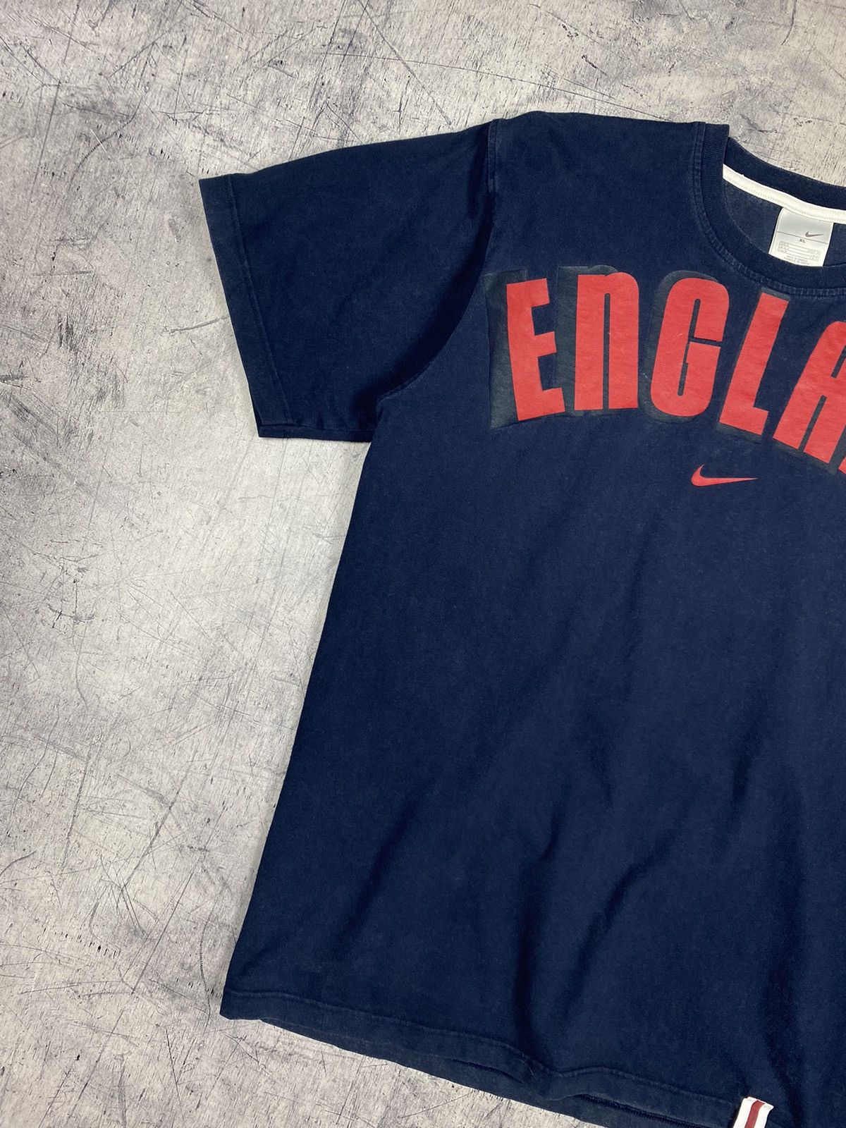 Nike Vintage Nike England Center Logo Y2K Drill Tee T Shirt Size US XL / EU 56 / 4 - 3 Thumbnail