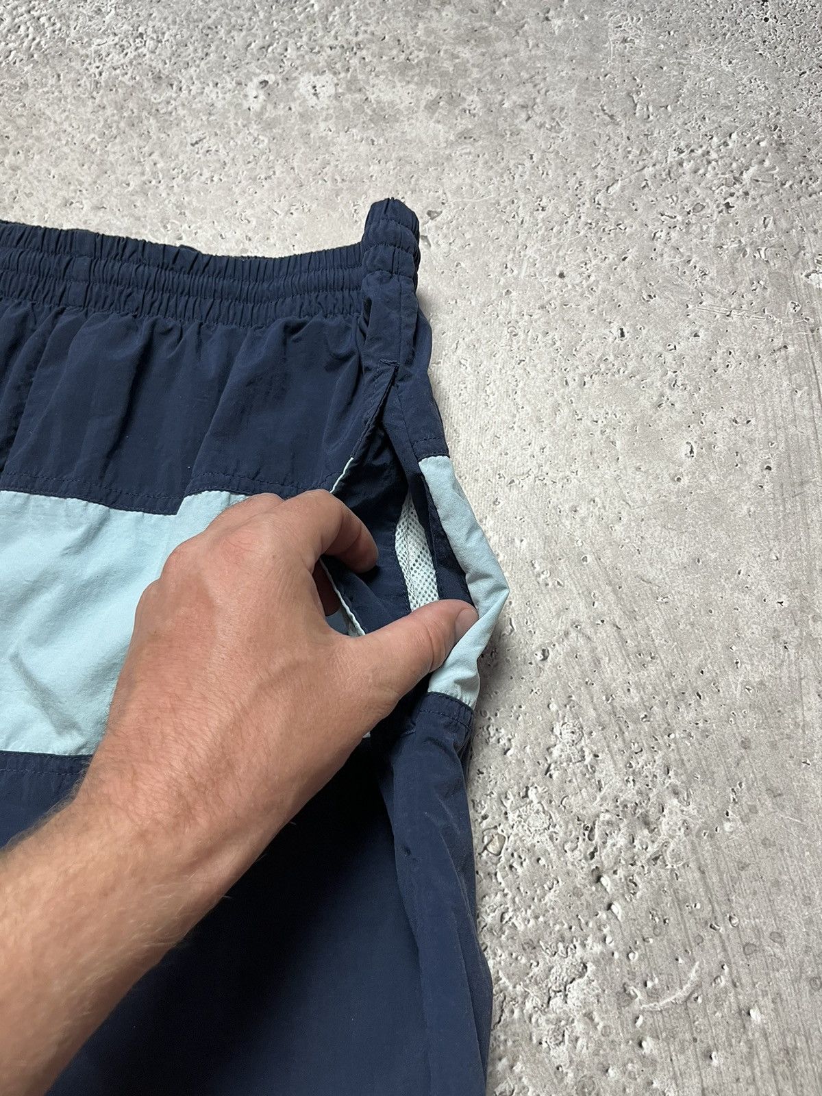Japanese Brand × Nike × Vintage Y2k Vintage Shorts Nike Big Swoosh Size US 34 / EU 50 - 3 Thumbnail