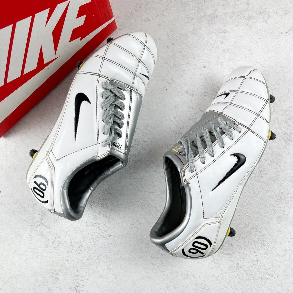 Nike Vintage 00s Nike Total 90 Air Silver Football Boots 2005 Size US 11 / EU 44 - 4 Thumbnail