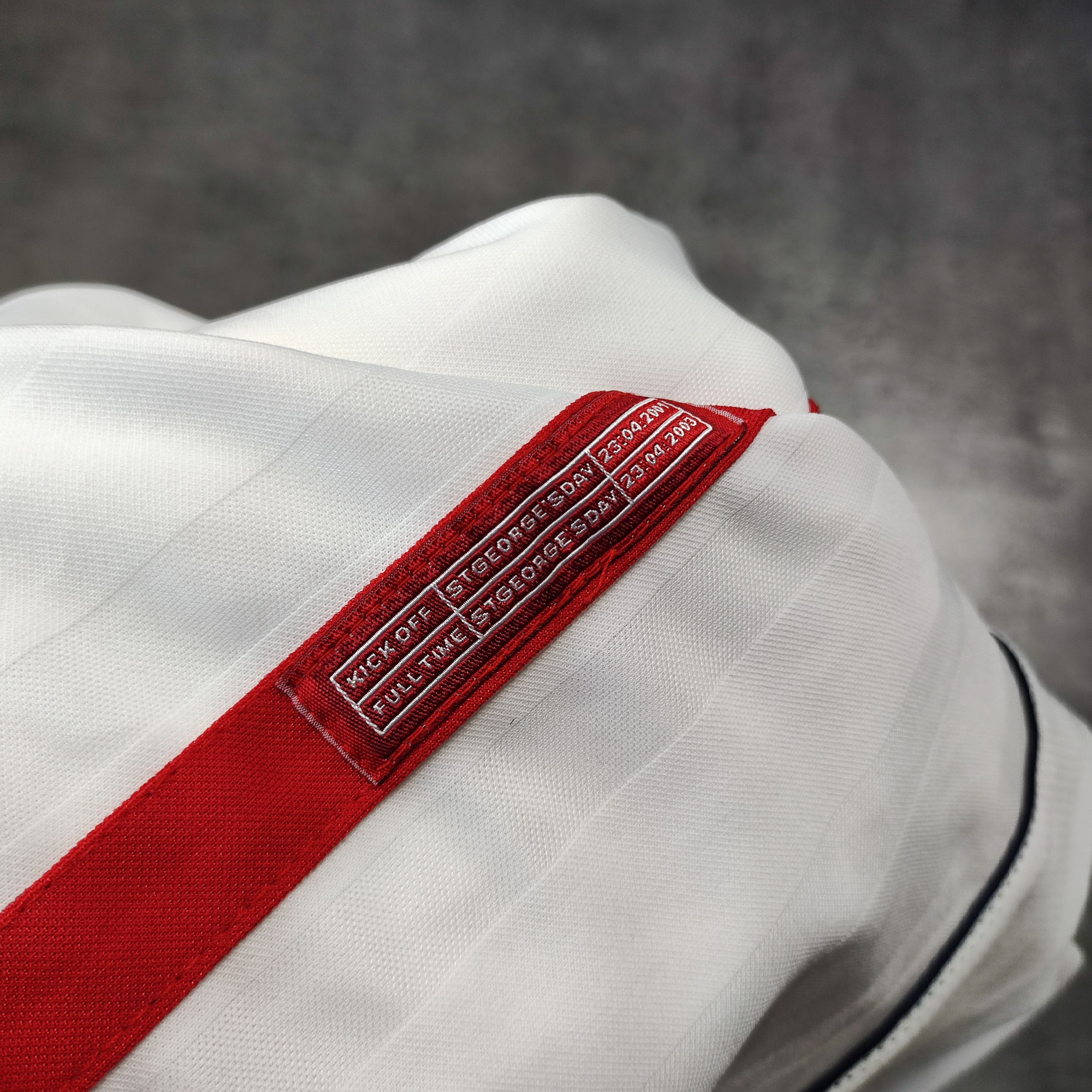 Vintage RARE Vintage OG 2001 Umbro x England National Team Jersey Size US XL / EU 56 / 4 - 6 Thumbnail