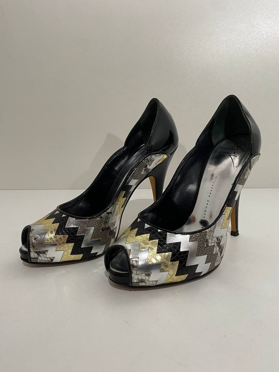 Giuseppe Zanotti Giuseppe Zanotti Zigzag Patent Leather Flash High Heels Size US 7 / IT 37 - 2 Thumbnail