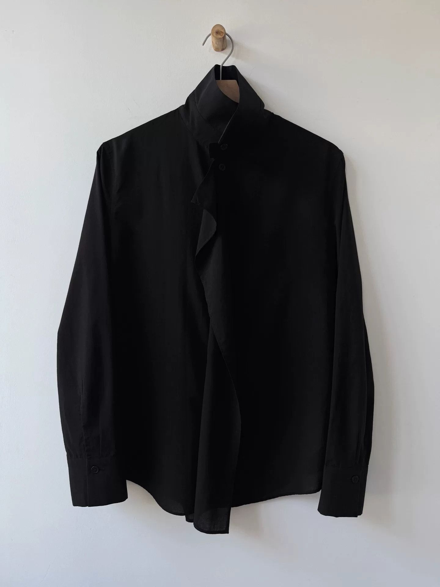 Yohji Yamamoto minimalist black shirt with unique collar Size US M / EU 48-50 / 2 - 1 Thumbnail