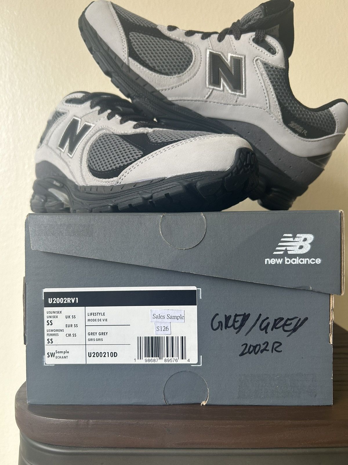New Balance New Balance 2002R Sneaker Size US 9 / EU 42 - 8 Thumbnail