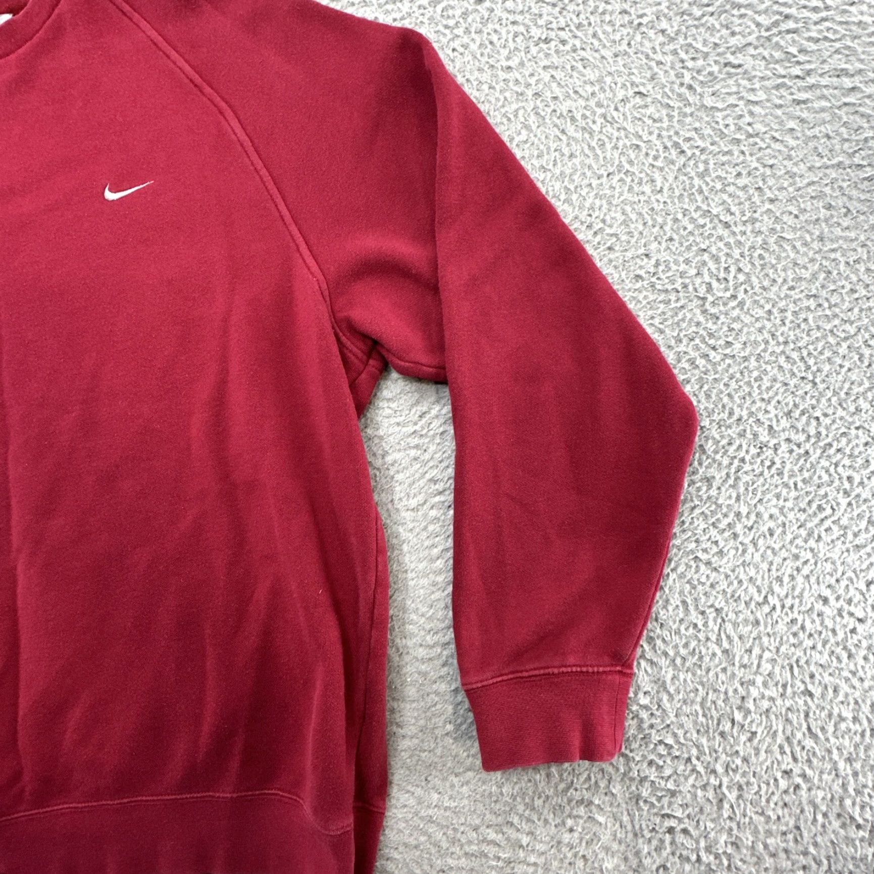 Nike VINTAGE Nike Sweatshirt Crewneck XL Beige Red Logo Embroidered 90s City College USA Mens Sweatshirt Size US L / EU 52-54 / 3 - 2 Thumbnail