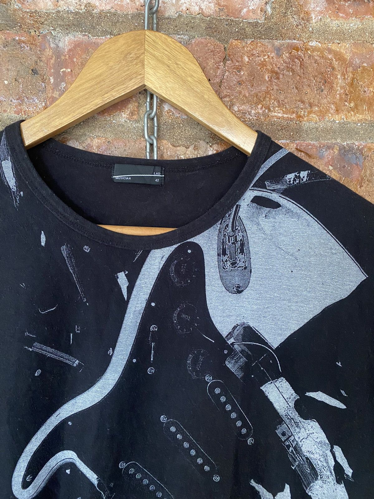 Japanese Brand × Lad Musician Lad Musician iconic Broken Guitar tee Size US L / EU 52-54 / 3 - 6 Thumbnail