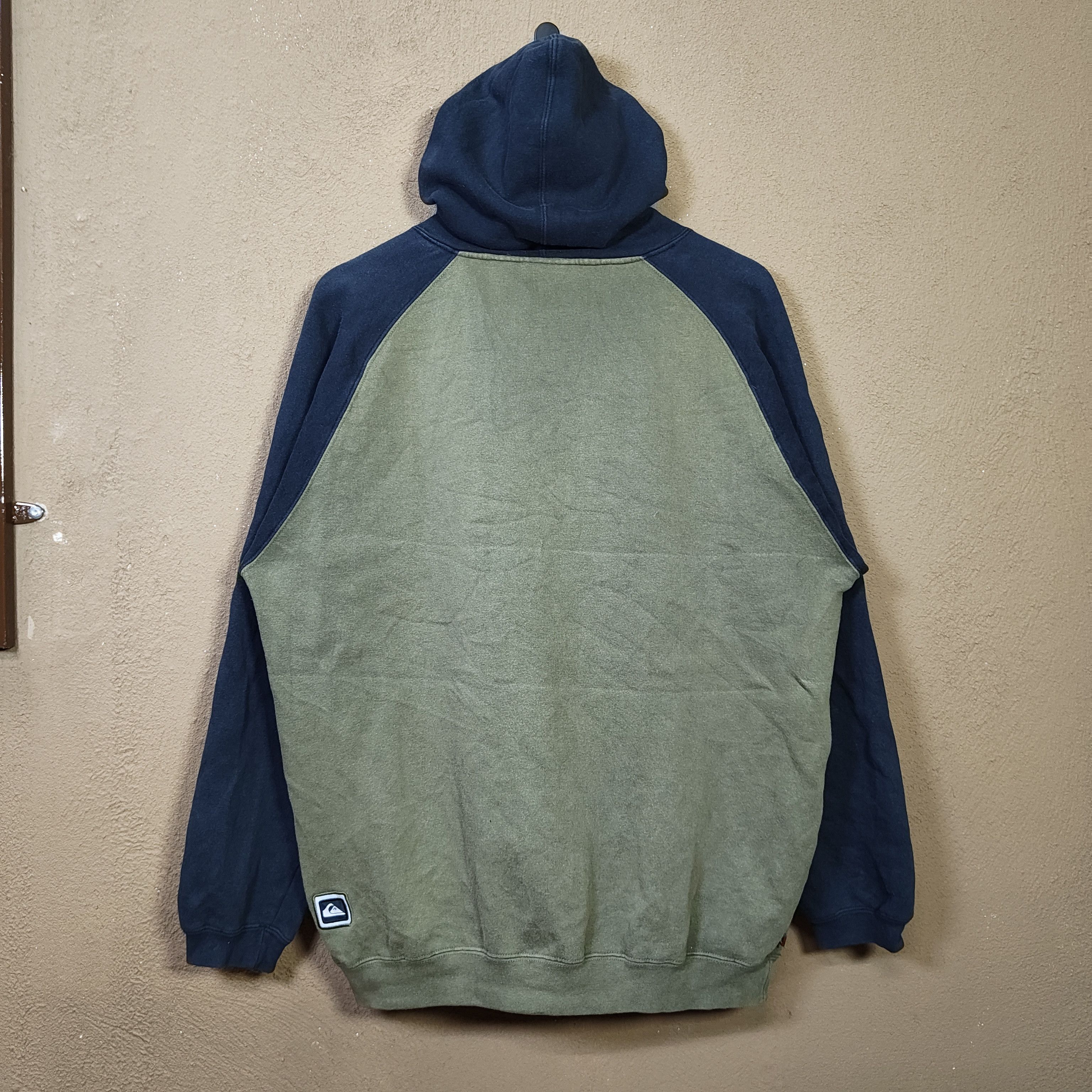 Vintage Y2K QUIKSILVER Embroidered Spellout Hoodie