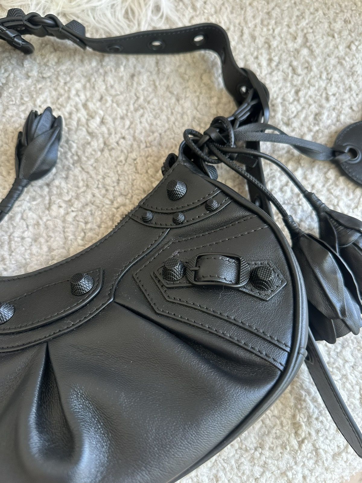Balenciaga Balenciaga Le Cagole matte black with roses limited edition. Size ONE SIZE - 6 Thumbnail