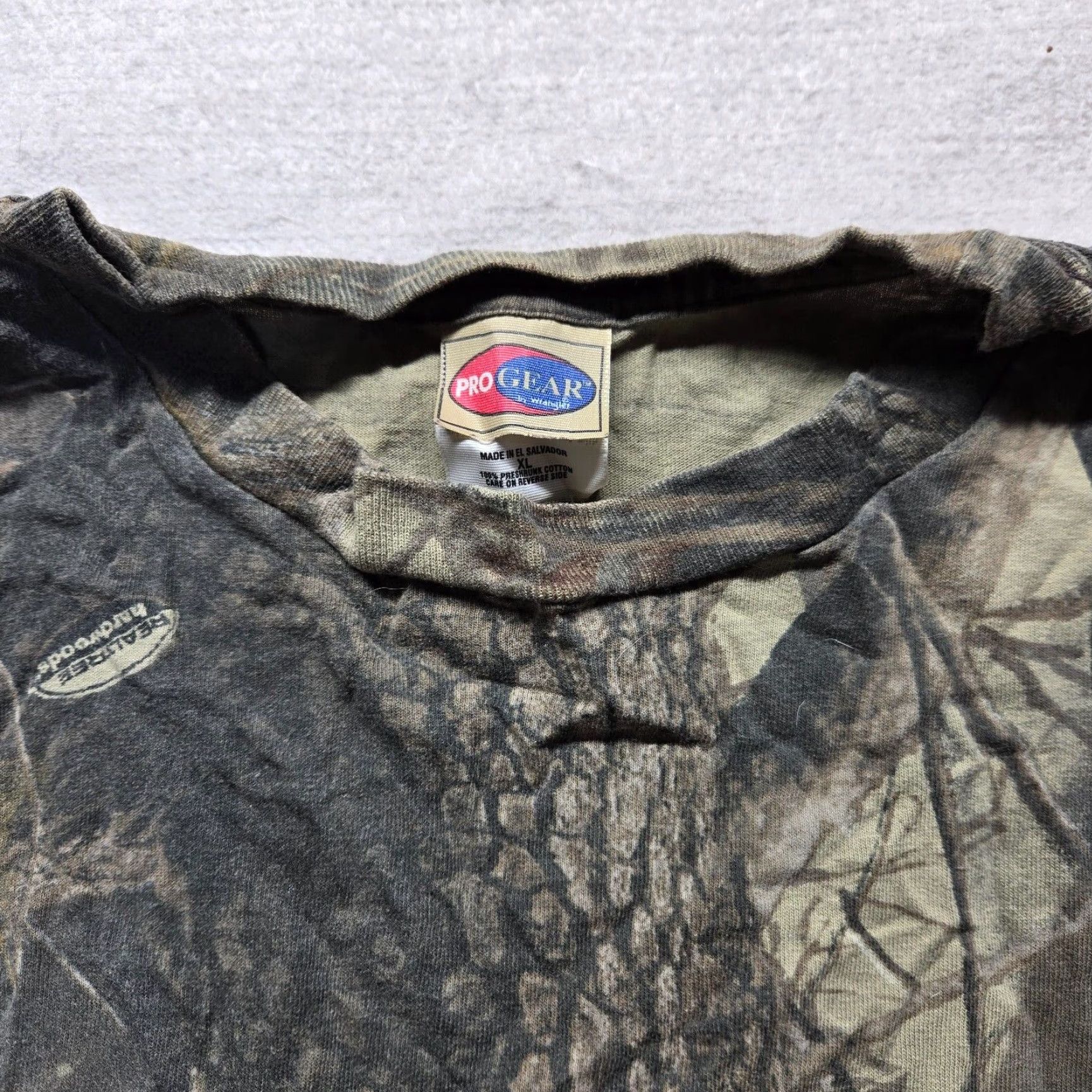 Wrangler VINTAGE Pro Gear Wrangler Realtree Hardwood Camouflage Long Sleeve Shirt Men XL All Seasons Hunting 2000s Size US XL / EU 56 / 4 - 2 Thumbnail