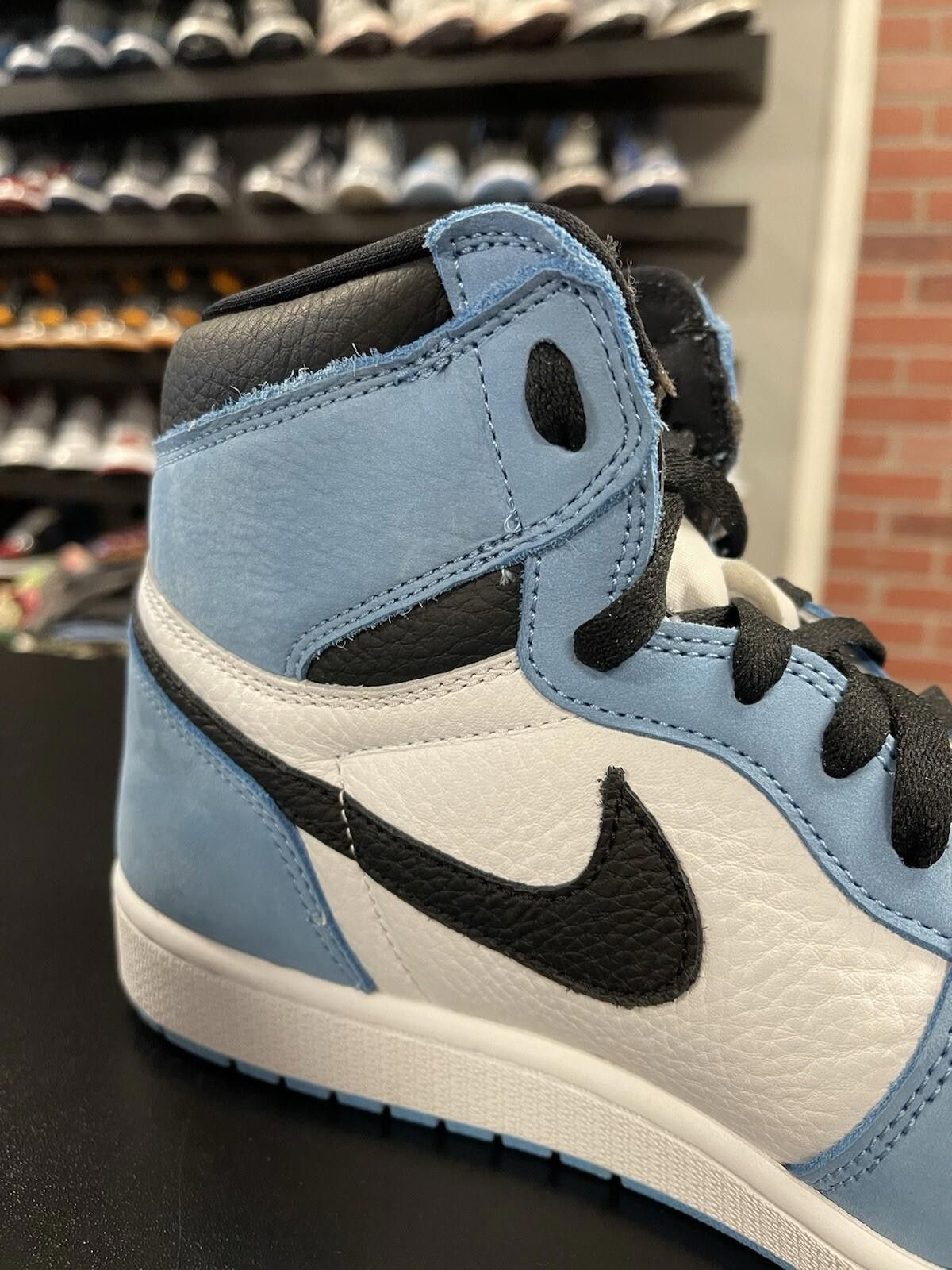 Jordan Brand Size 12.5 - Nike Men’s Air Jordan 1 Retro OG High University Size US 12.5 / EU 45-46 - 8 Thumbnail