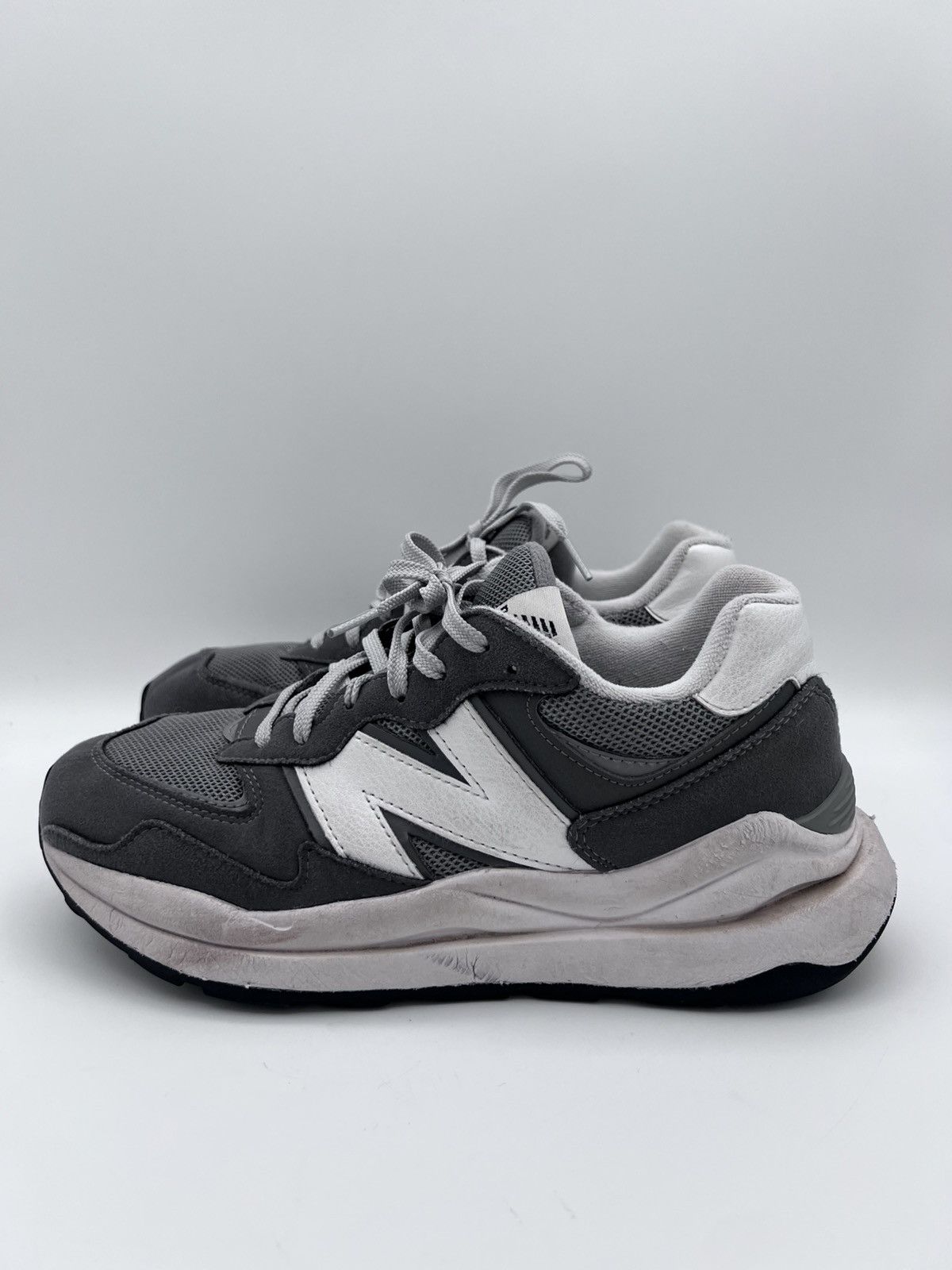 New Balance (GS) New Balance 57/40 'Grey White' GC5740VB size 6.5 Size US 6.5 / EU 39-40 - 3 Thumbnail