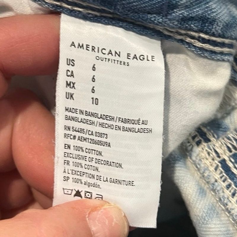 American Eagle Outfitters American Eagle Mom Shorts High Rise Denim Raw Hem Blue Sz 6 Size 28" / US 6 / IT 42 - 5 Thumbnail