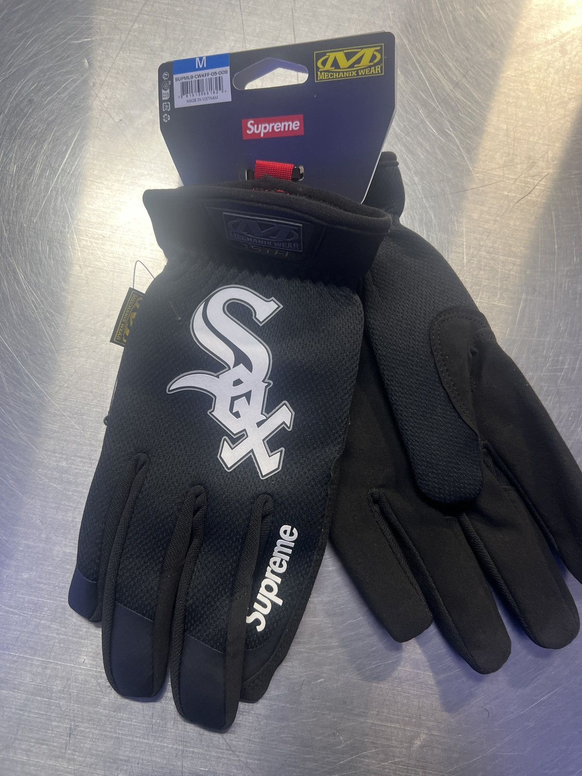 Spyder × Supreme Supreme x Spyder Gloves 'Black' | Grailed