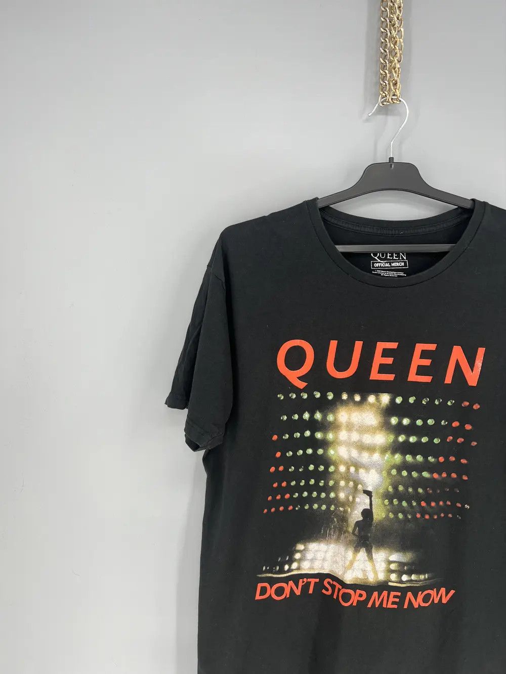 Band Tees Mens Vintage QUEEN " Don't Stop Me Now" TShirt Rock Band Tee Size US L / EU 52-54 / 3 - 4 Thumbnail