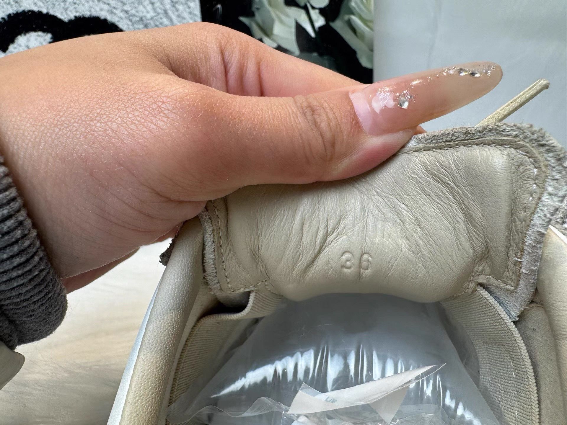 Maison Margiela Maison Margiela Calfskin Replica Sneakers K36 Size US 6 / IT 36 - 4 Thumbnail