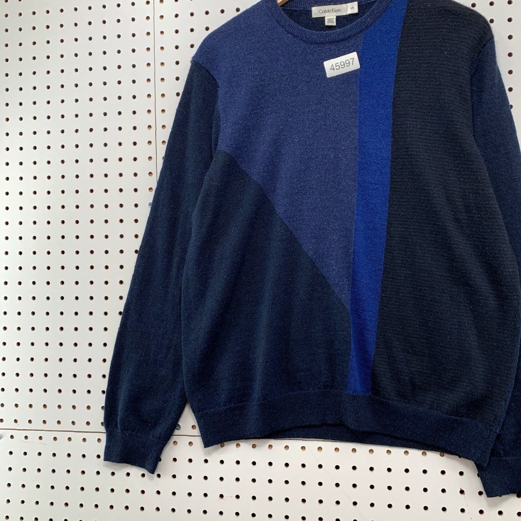 Calvin Klein Calvin Klein Mens Large Blue Merino Wool Lightweight Casual Sweater Wool Blend Knit Pullover Crew Neck Long Sleeve Solid 60s? Size US L / EU 52-54 / 3 - 3 Thumbnail