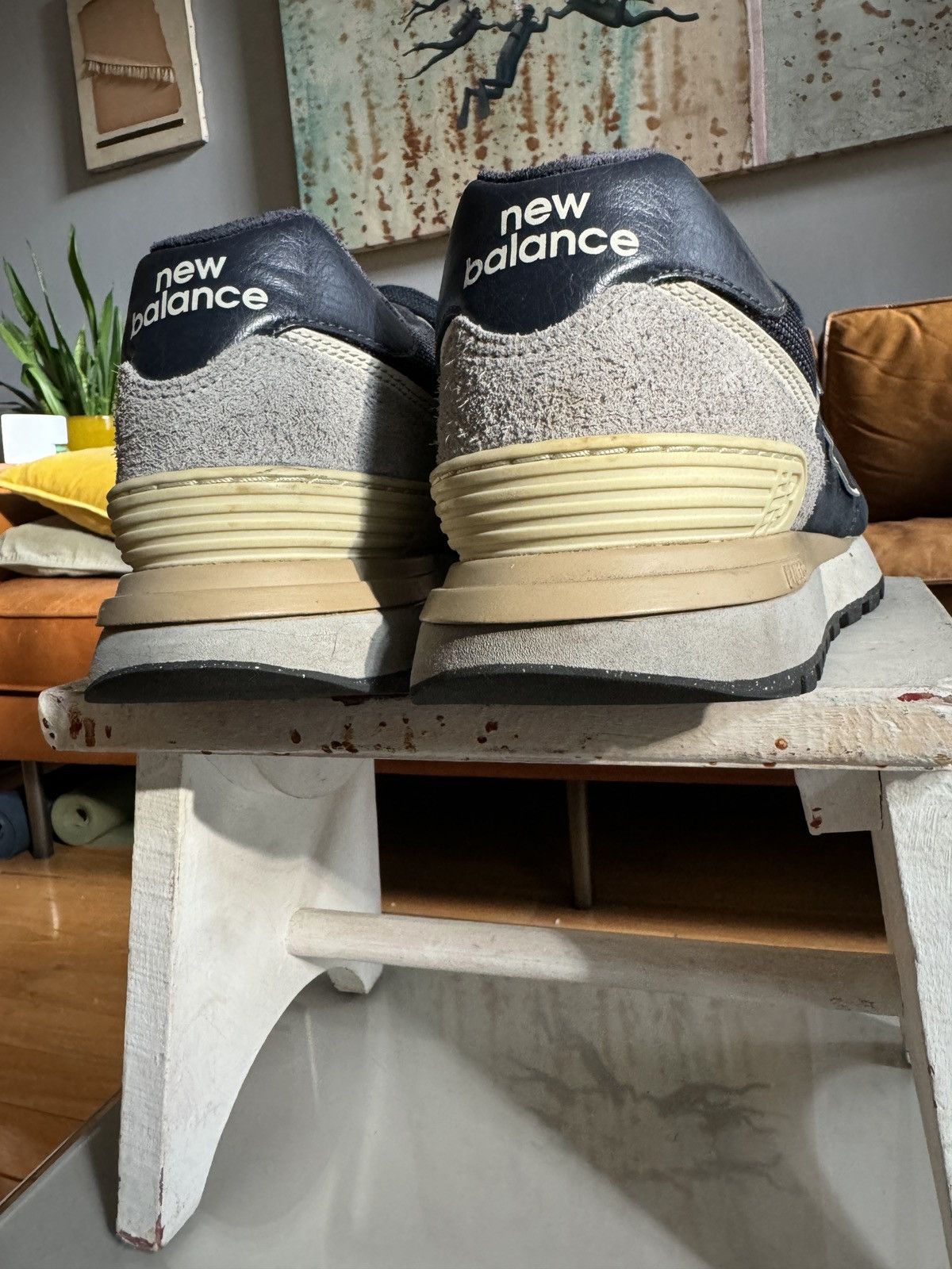 New Balance Like new 574 Navy/White New Balance 10.5 Size US 10.5 / EU 43-44 - 7 Thumbnail