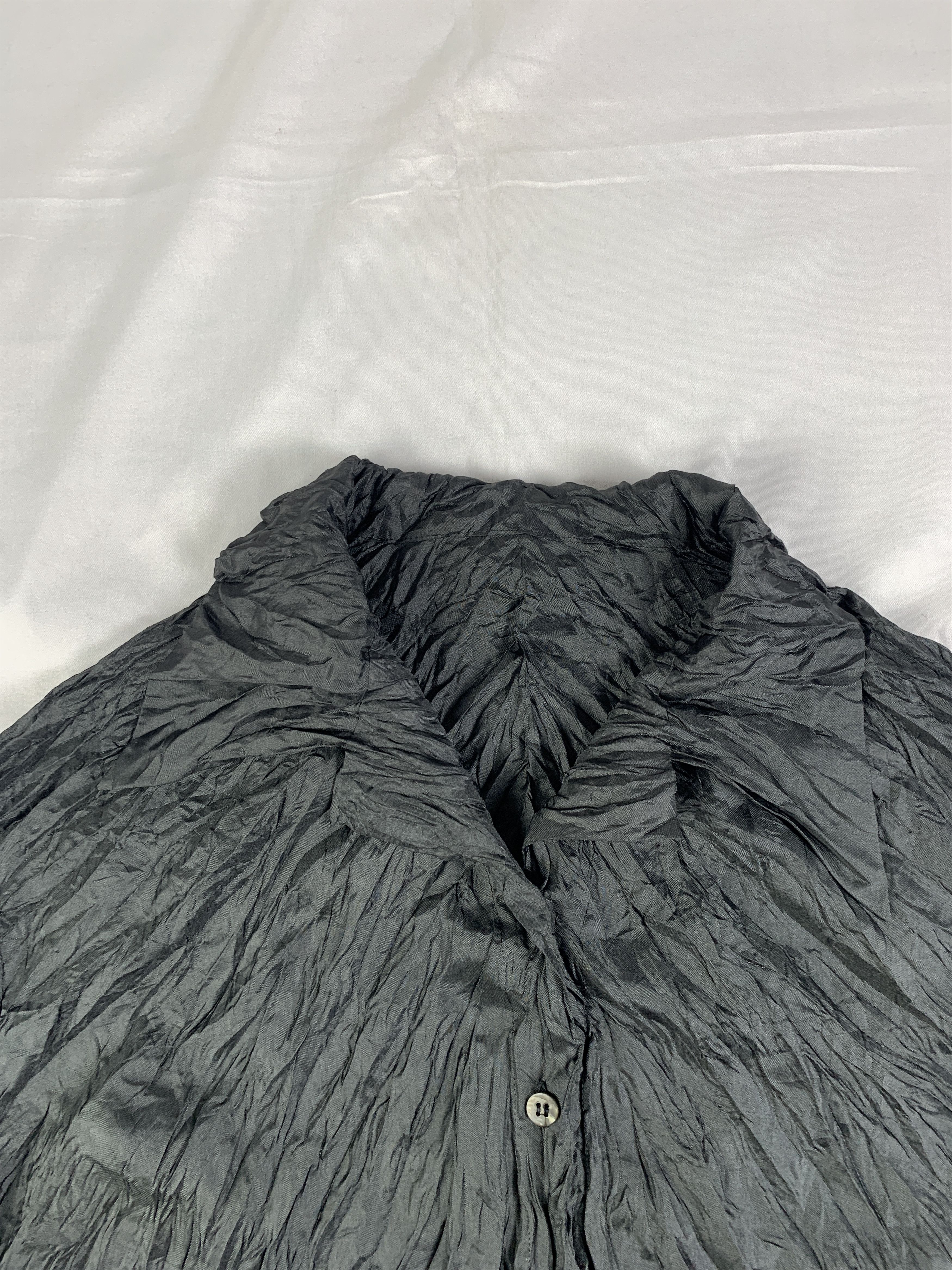 Japanese Brand 2000s Vert Dense Black Wrinkle Pleats Shirt (M) Size M / US 6-8 / IT 42-44 - 4 Thumbnail