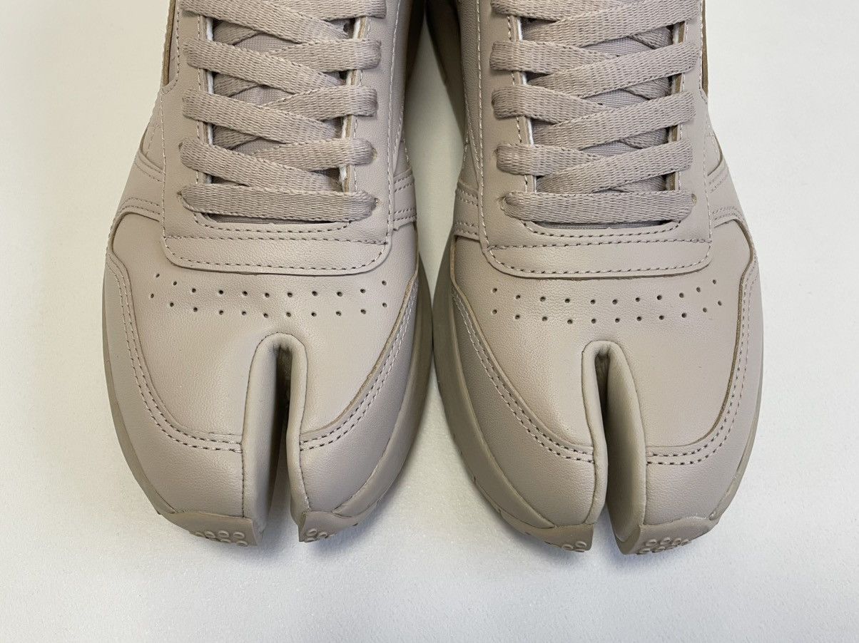 Maison Margiela × Reebok Beige Leather ‘Project 0 CL’ Tabi Sneakers Size US 10 / IT 40 - 9 Thumbnail