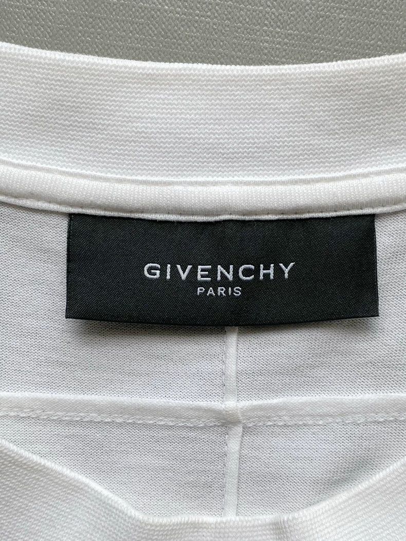 Givenchy Givenchy OG Original, Madonna抱着Baby White Loose Short Slee Size US XS / EU 42 / 0 - 5 Thumbnail