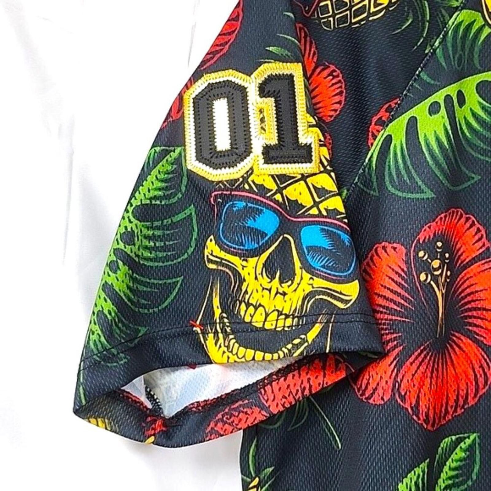 Other Mazatlán Graphic T-Shirt with Skulls and Pineapples Size US S / EU 44-46 / 1 - 8 Thumbnail