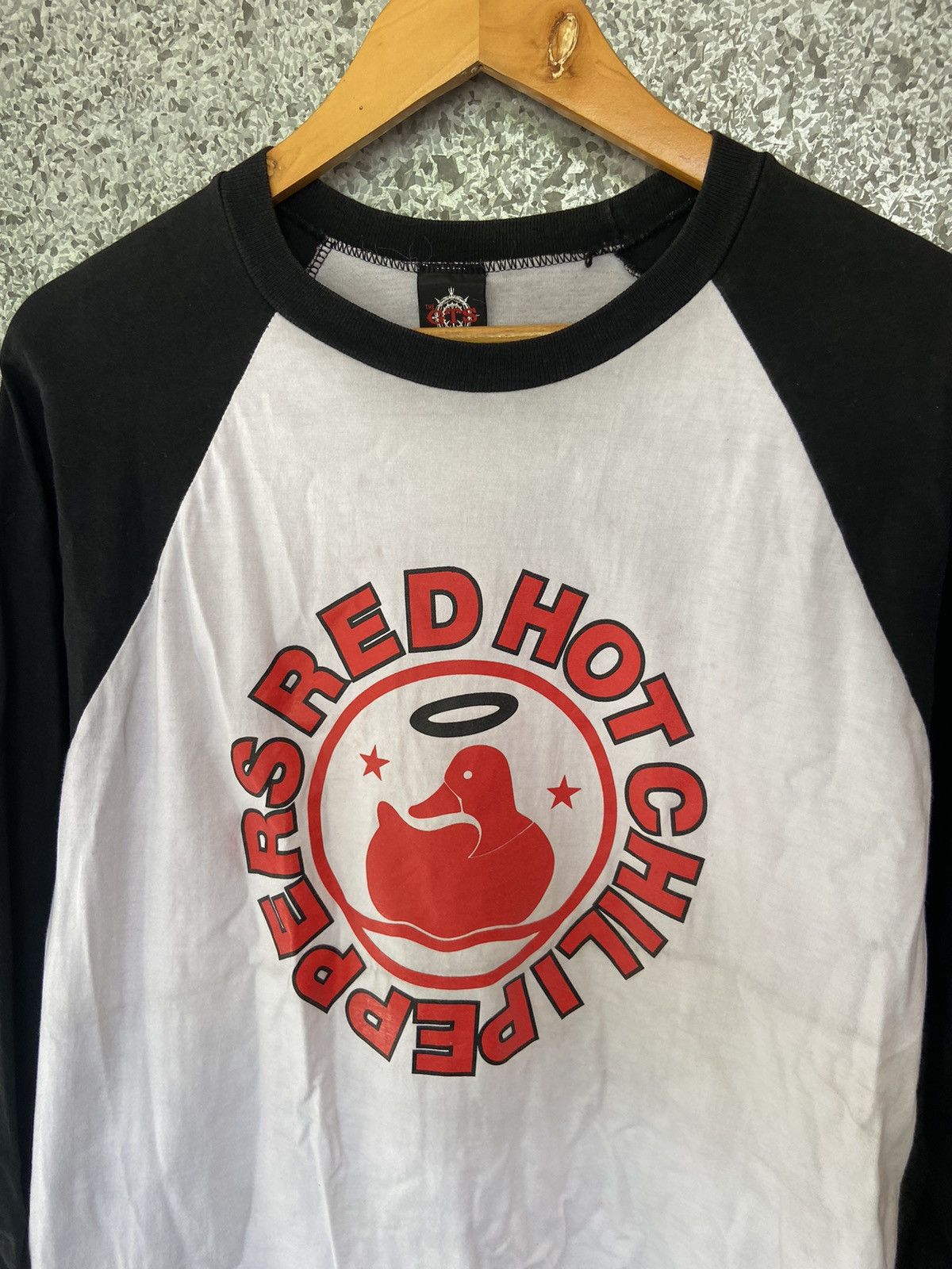 Band Tees 🔥 Vtg Red hot Chilli Peppers t shirt raglan Californication Size US L / EU 52-54 / 3 - 2 Thumbnail