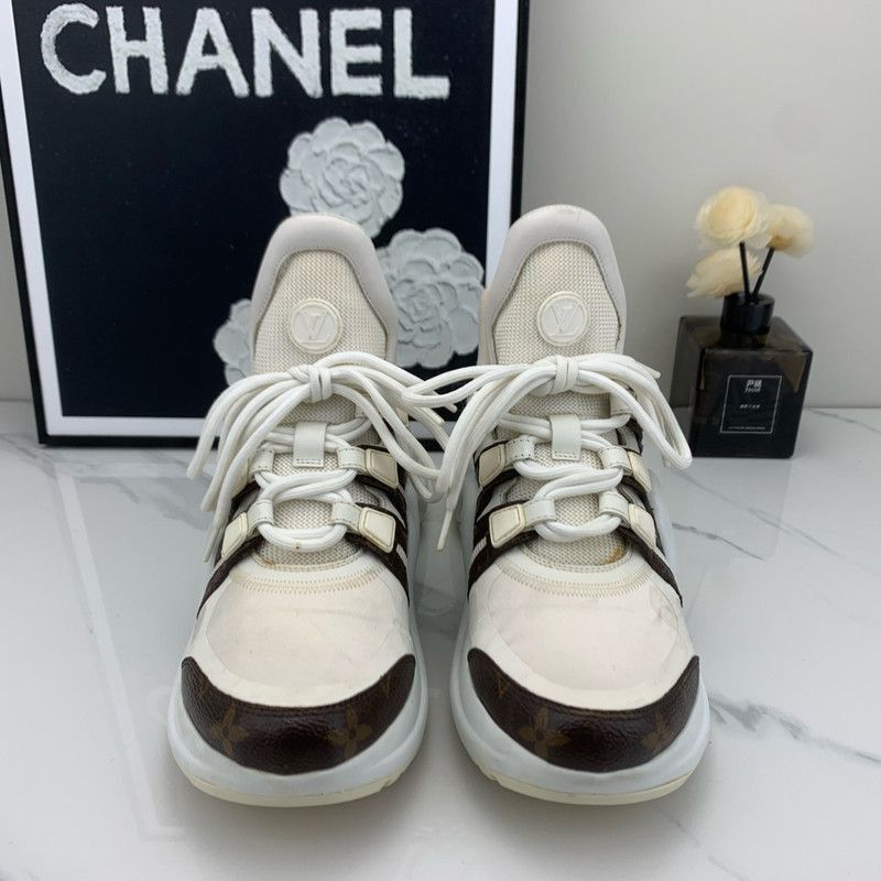 Louis Vuitton Louis Vuitton Low Top Casual Sneakers - Size US 6.5 / EU 39-40 - 2 Thumbnail