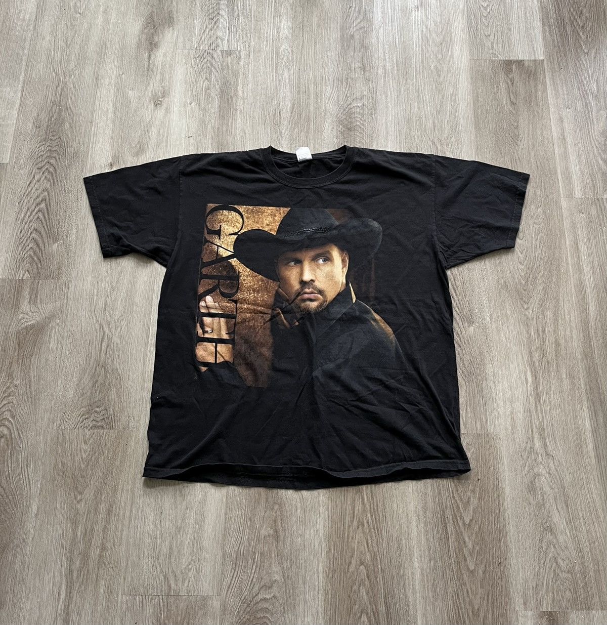 Vintage 2015 Garth Brooks Tour T-Shirt Size US XXL / EU 58 / 5 - 1 Thumbnail