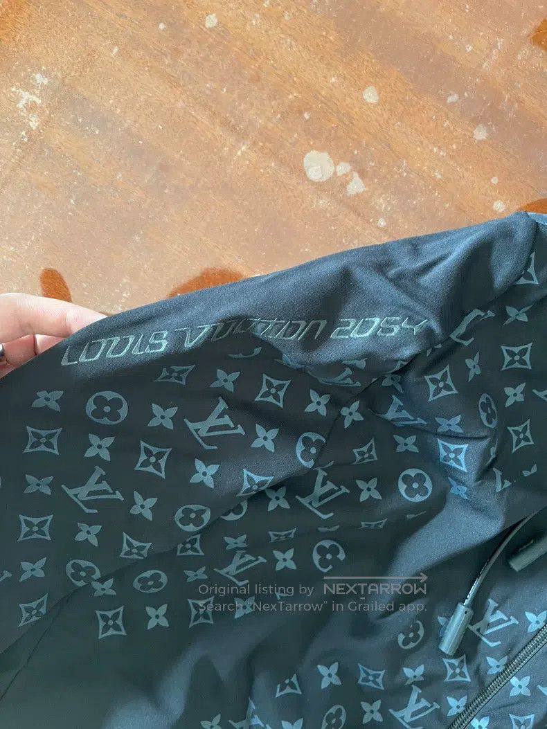 Louis Vuitton Louis Vuitton Full logo design jacket Size US L / EU 52-54 / 3 - 4 Thumbnail