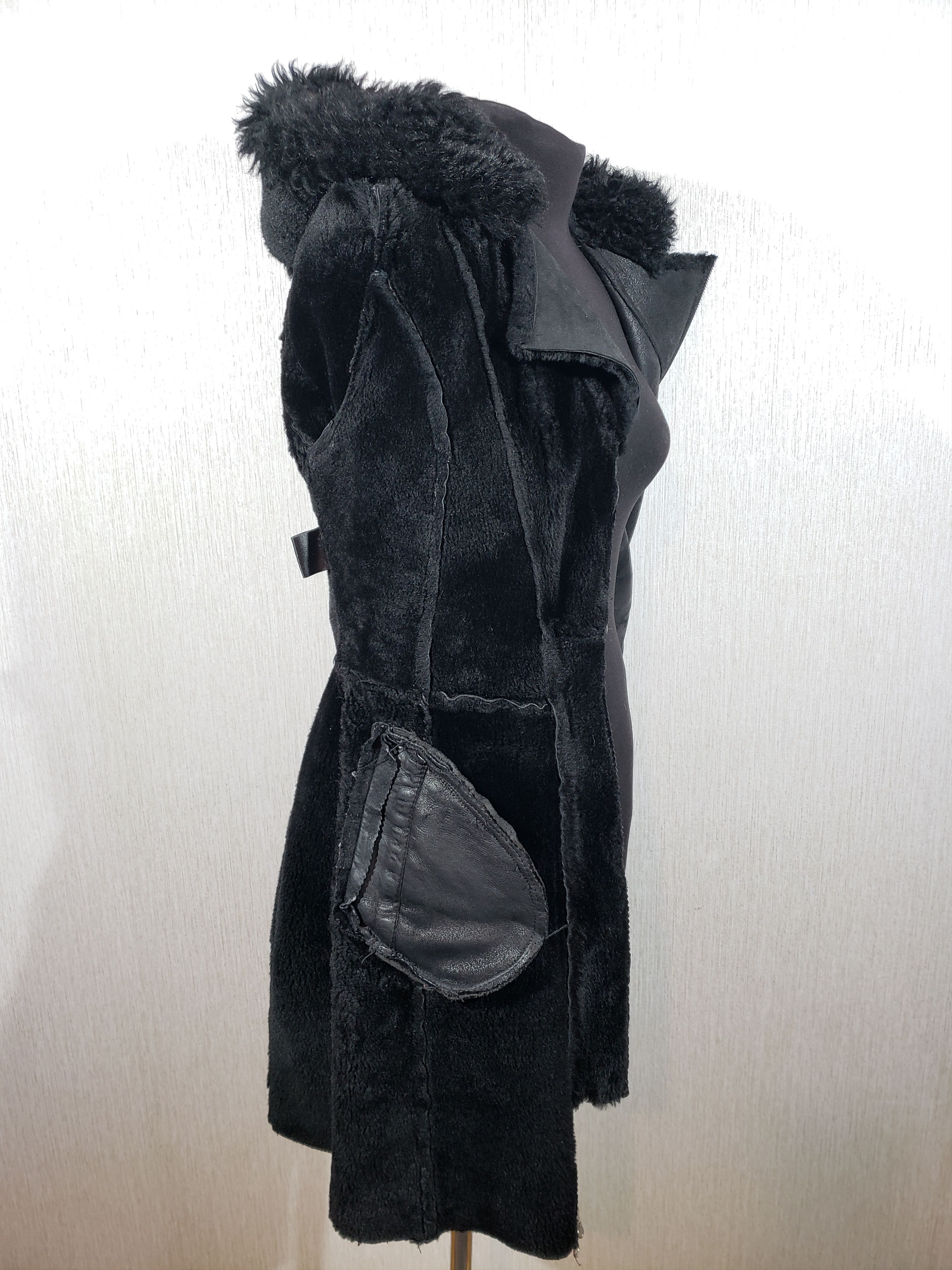 Other Stylish black sheepskin coat with metal zipper and hood. Size S / US 4 / IT 40 - 9 Thumbnail