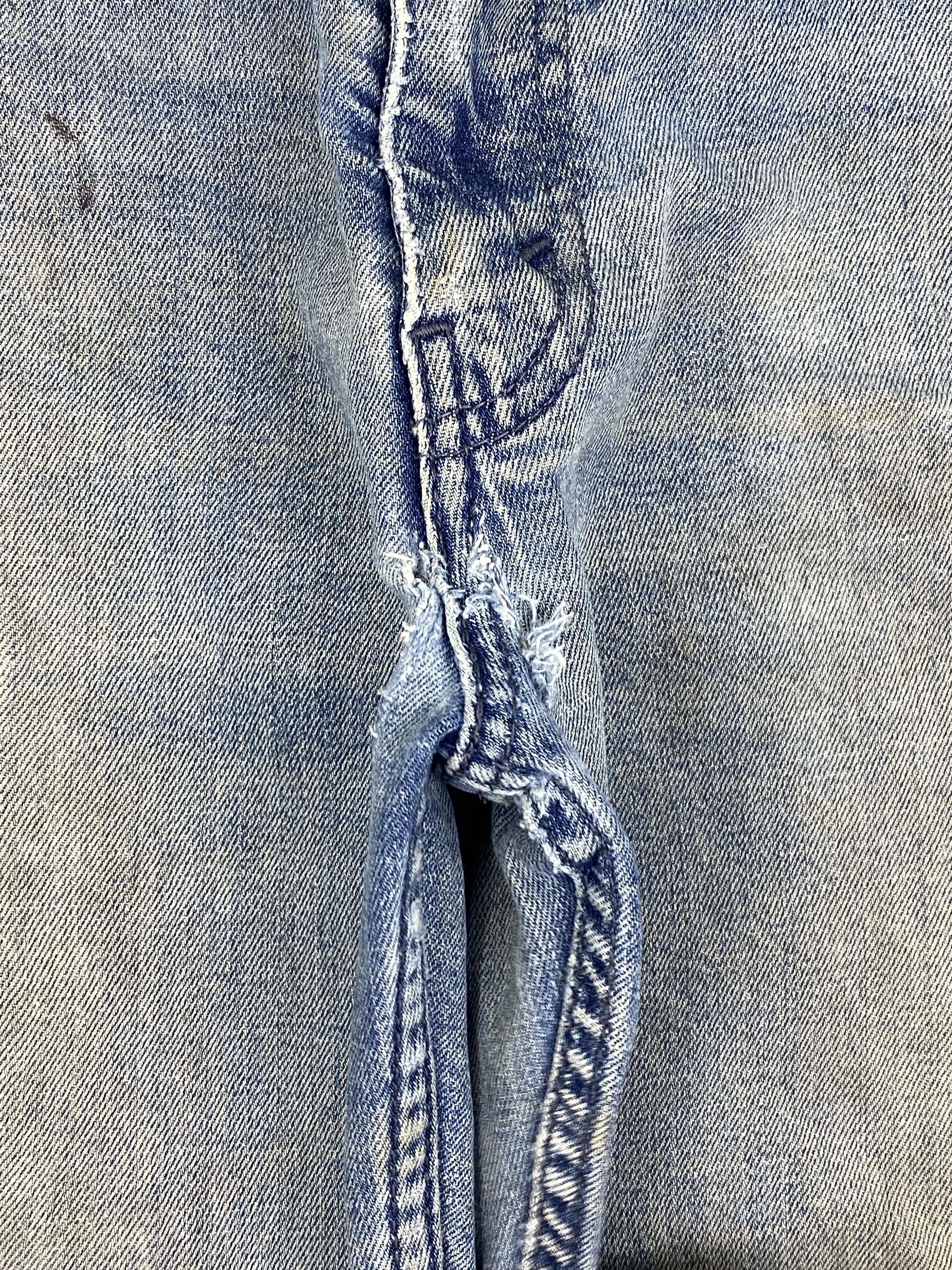 Levi's Distressed Vintage Levi's 514 Faded Blue Jeans DP2820 Size US 31 - 12 Thumbnail