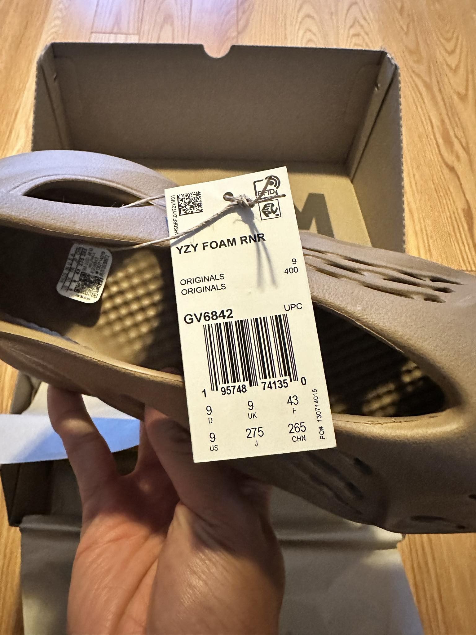 Adidas Yzy Foam Rnr Size US 9 / EU 42 - 4 Thumbnail
