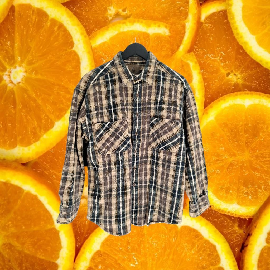 Other St John's Bay Heavy Duty Plaid Button Up Shirt SIze L Size US L / EU 52-54 / 3 - 1 Thumbnail