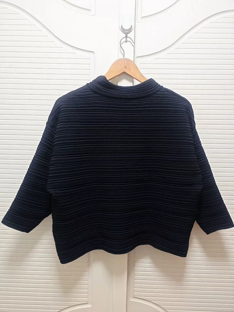 Issey Miyake Issey Miyake Black knitted top Size M / US 6-8 / IT 42-44 - 2 Thumbnail