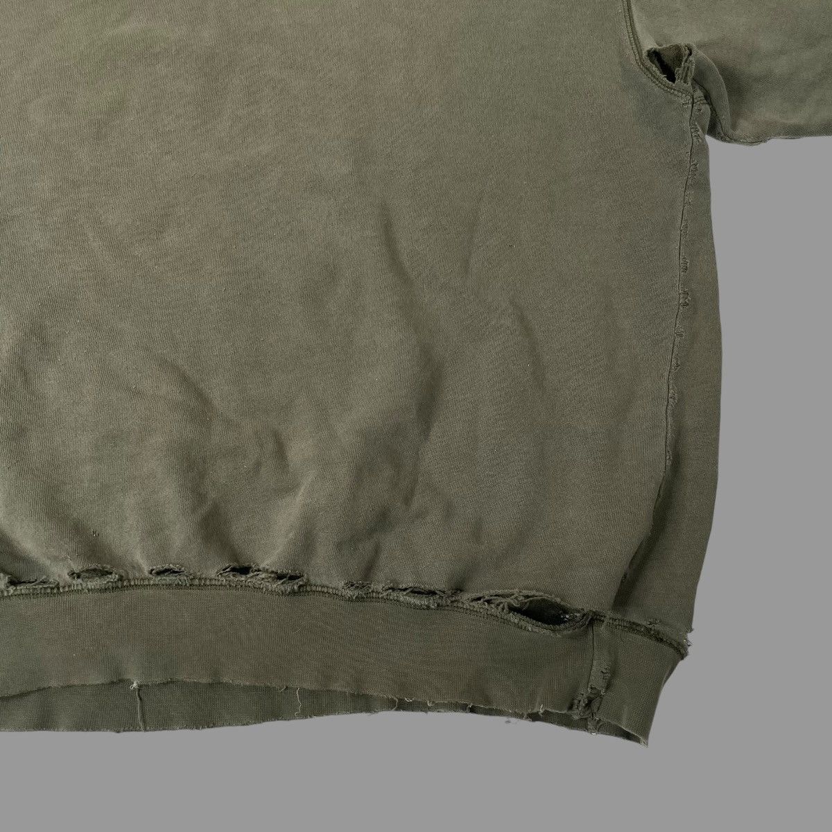 Eddie Bauer × Vintage Vintage 90s Eddie Bauer distressed sweatshirt Size US XXL / EU 58 / 5 - 5 Thumbnail