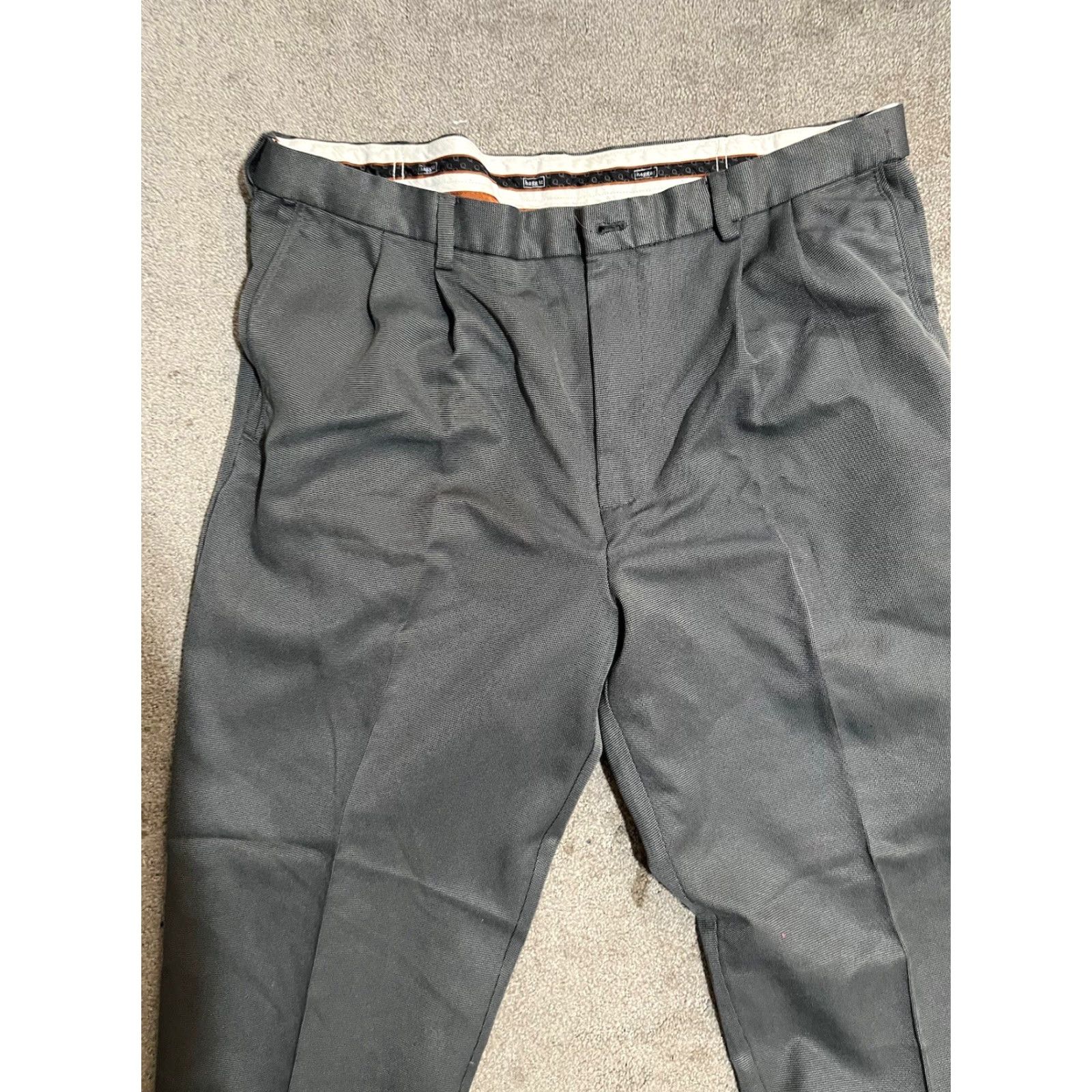 Haggar Haggar Gray Solid Polyester Pleated Front Mens Dress Pants 40x32 Regular Straight Dress Pants Mens Haggar Gray 40 32 Size US 40 / EU 56 - 2 Thumbnail