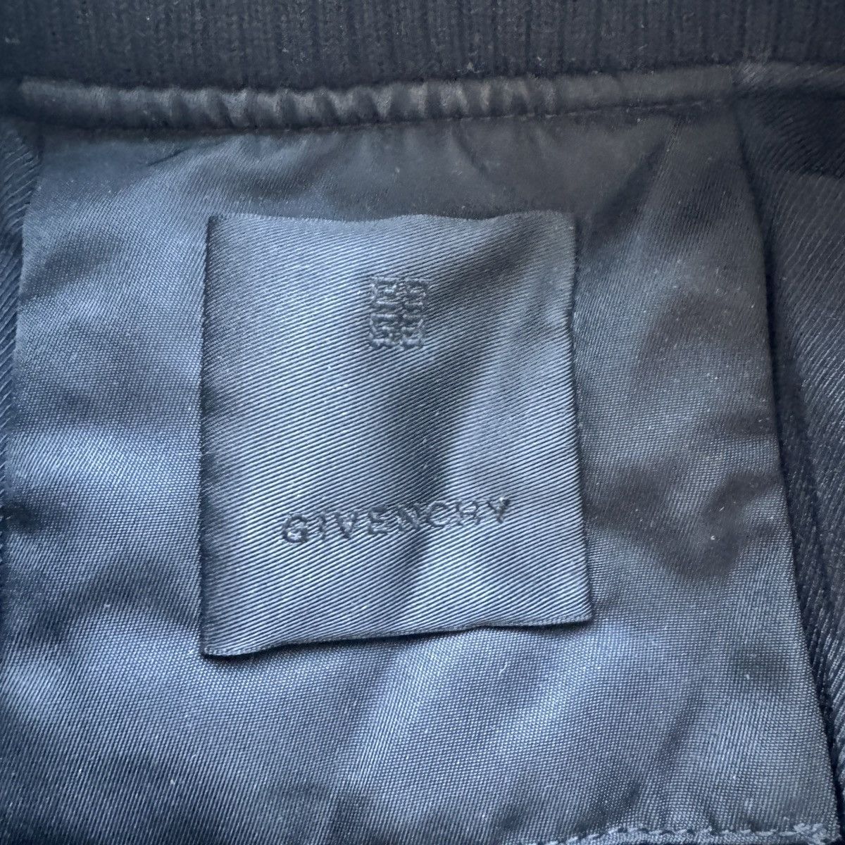 Chito × Givenchy Givenchy x Chito Spray Paint Cropped Bomber Jacket Size XXS / US 00 / IT 34 - 8 Thumbnail