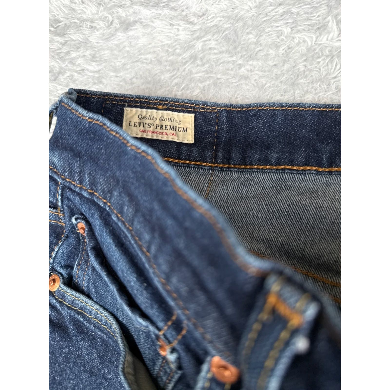 Levi's Levis 512 Jeans Denim Blue Distressed 31x30 Regular Fit 5-Pocket Cotton Button Closure Mens Jeans Size US 33 - 6 Thumbnail