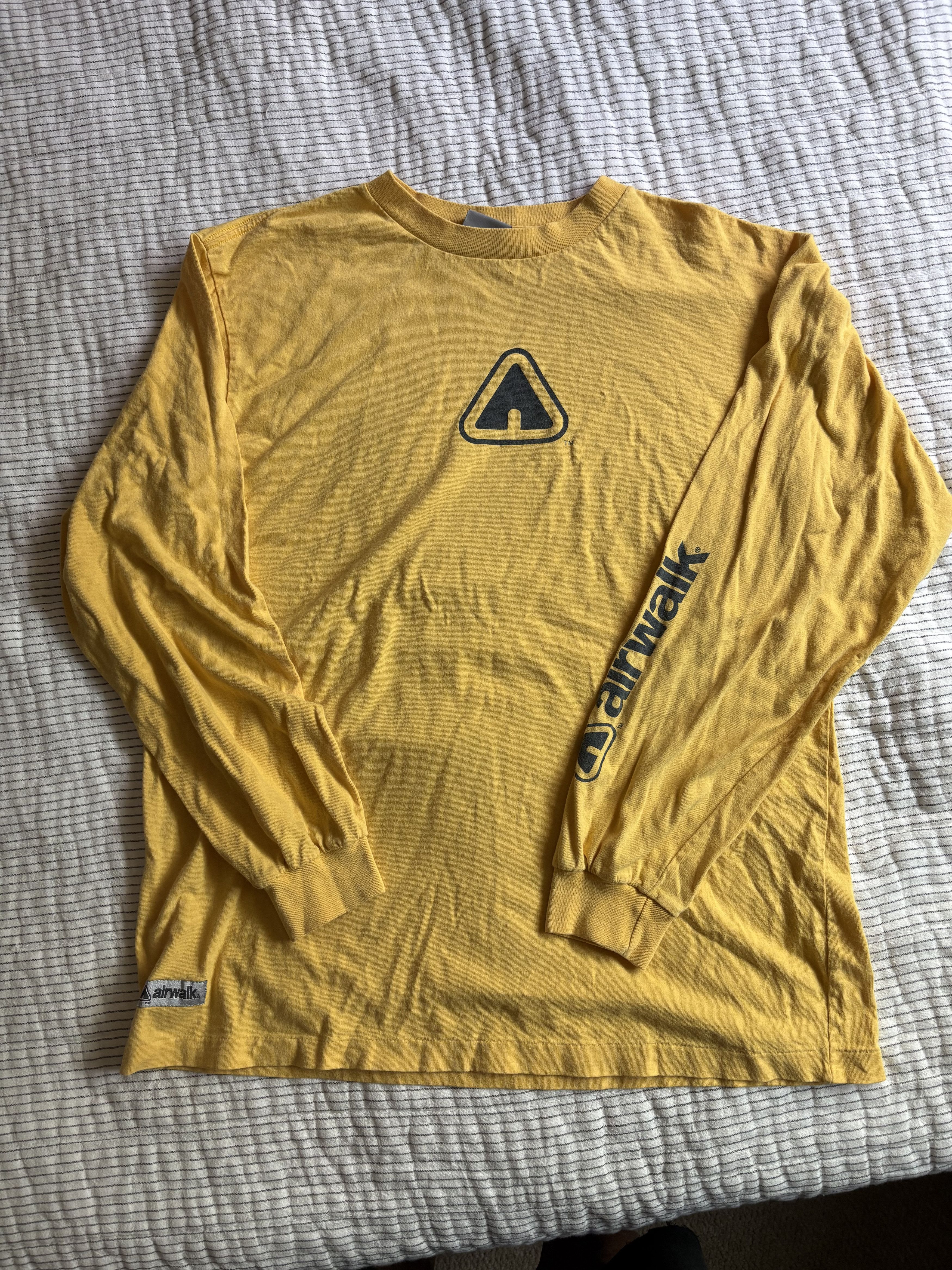 Airwalk Vintage Airwalk skateboard long sleeve shirt Large Size US L / EU 52-54 / 3 - 1 Thumbnail
