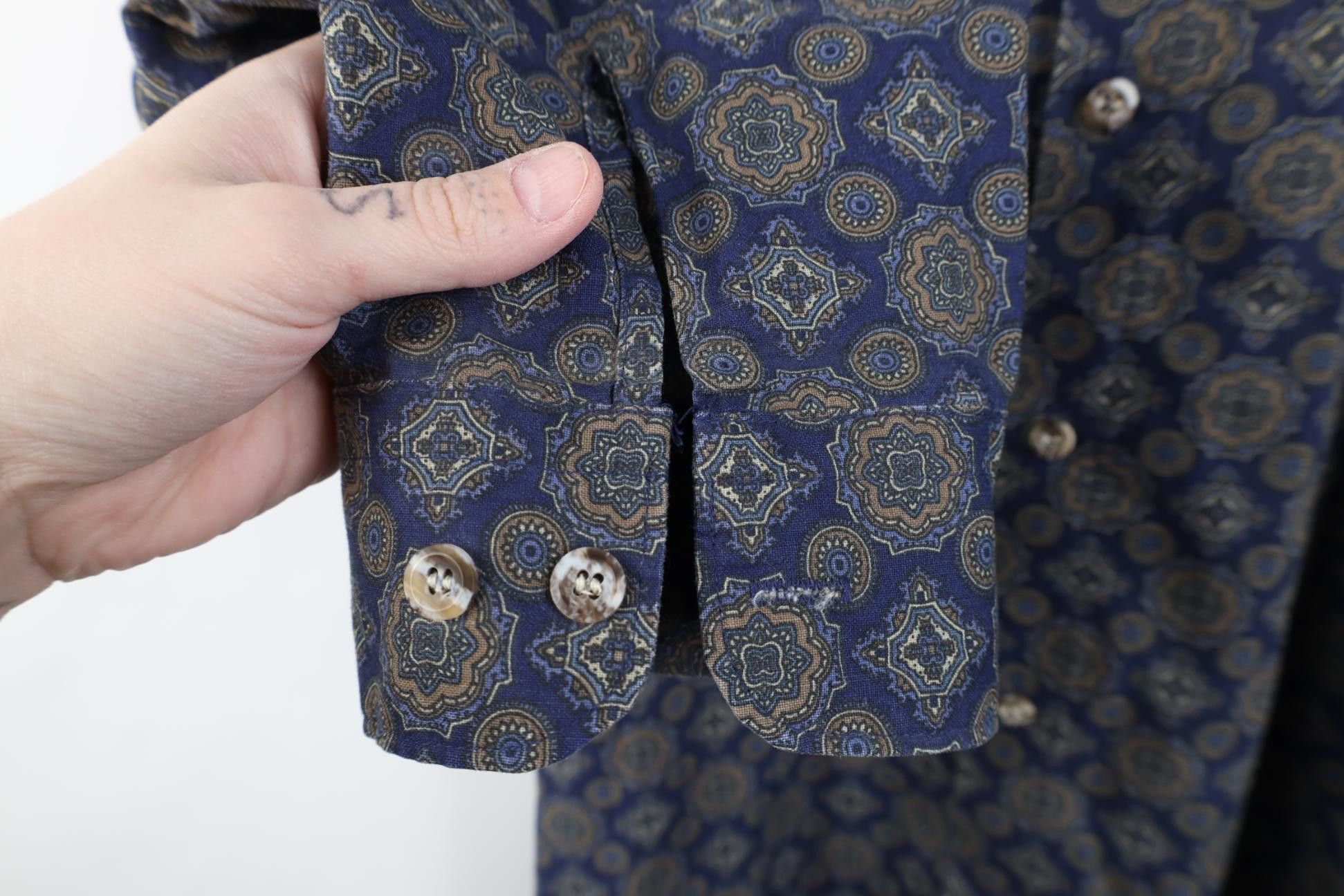 Vintage Vintage 90s Streetwear Collared Button Down Shirt USA Size US L / EU 52-54 / 3 - 6 Thumbnail