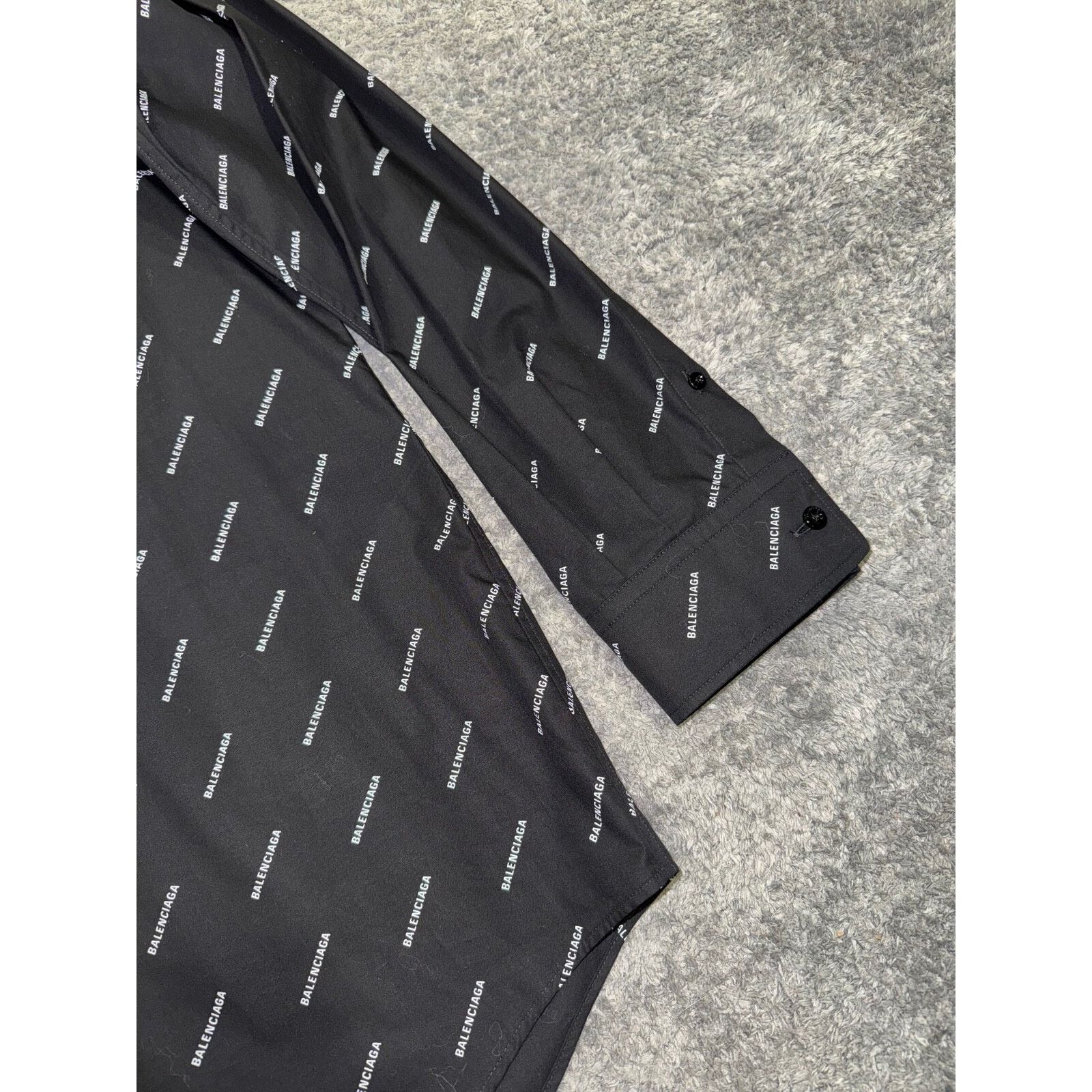 Balenciaga Balenciaga Black White All Over Logo Long Sleeve Button Up Size US M / EU 48-50 / 2 - 4 Thumbnail